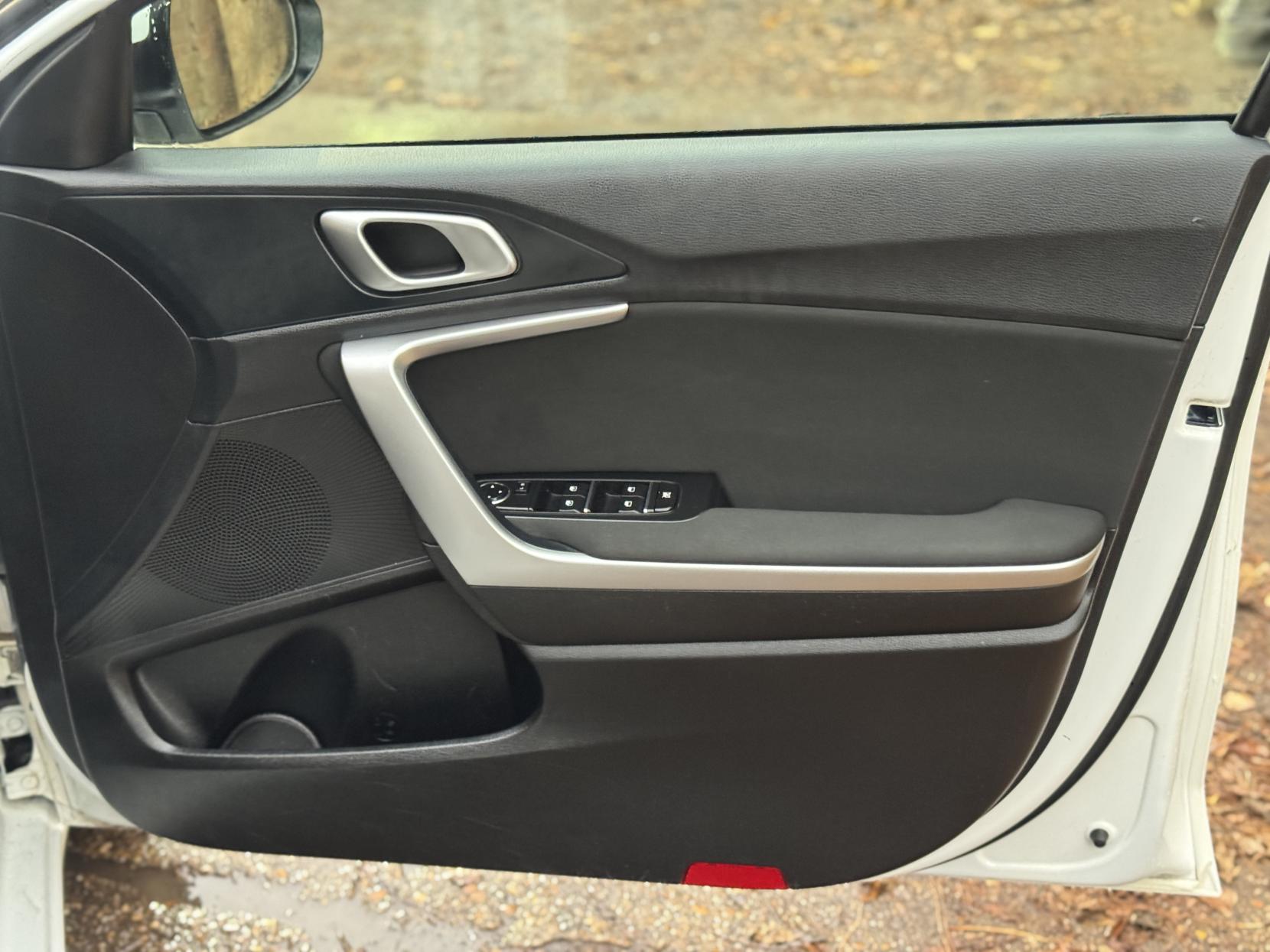 Kia Ceed 1.6 CRDi ECO 2 Hatchback 5dr Diesel Manual Euro 6 (s/s) (114 bhp)