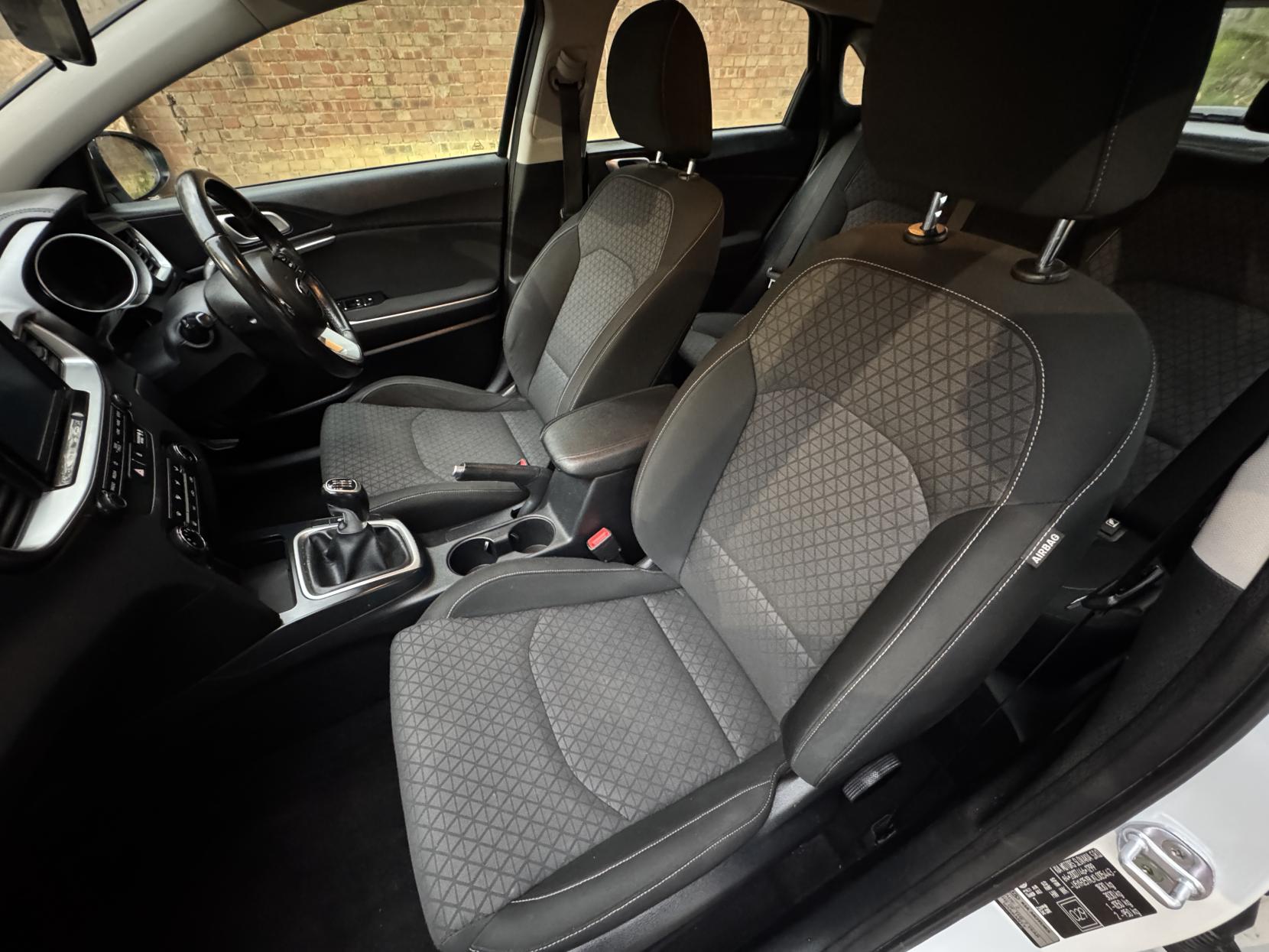 Kia Ceed 1.6 CRDi ECO 2 Hatchback 5dr Diesel Manual Euro 6 (s/s) (114 bhp)