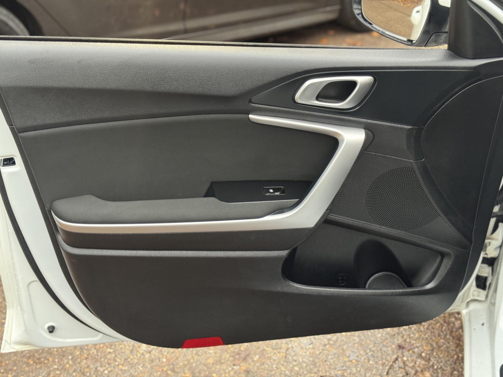 Kia Ceed 1.6 CRDi ECO 2 Hatchback 5dr Diesel Manual Euro 6 (s/s) (114 bhp)