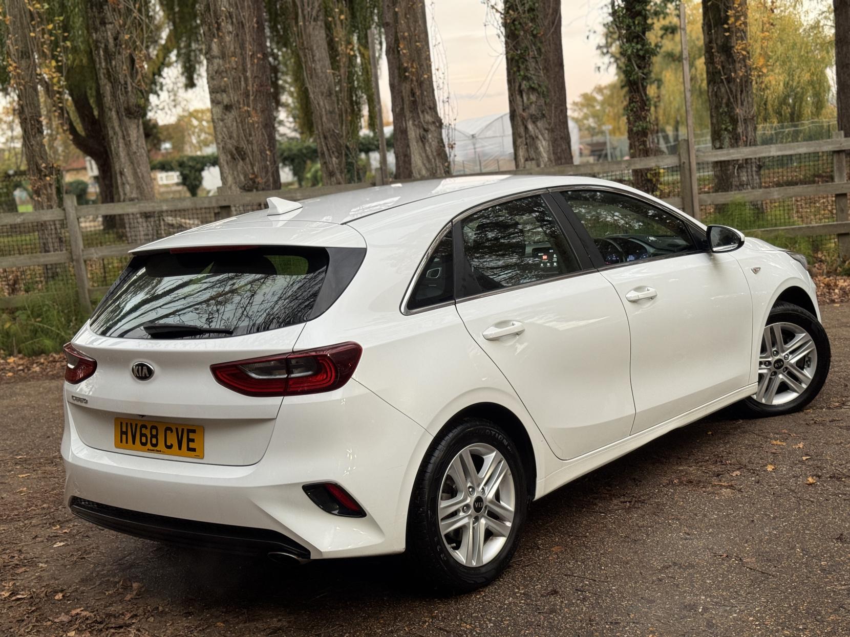 Kia Ceed 1.6 CRDi ECO 2 Hatchback 5dr Diesel Manual Euro 6 (s/s) (114 bhp)