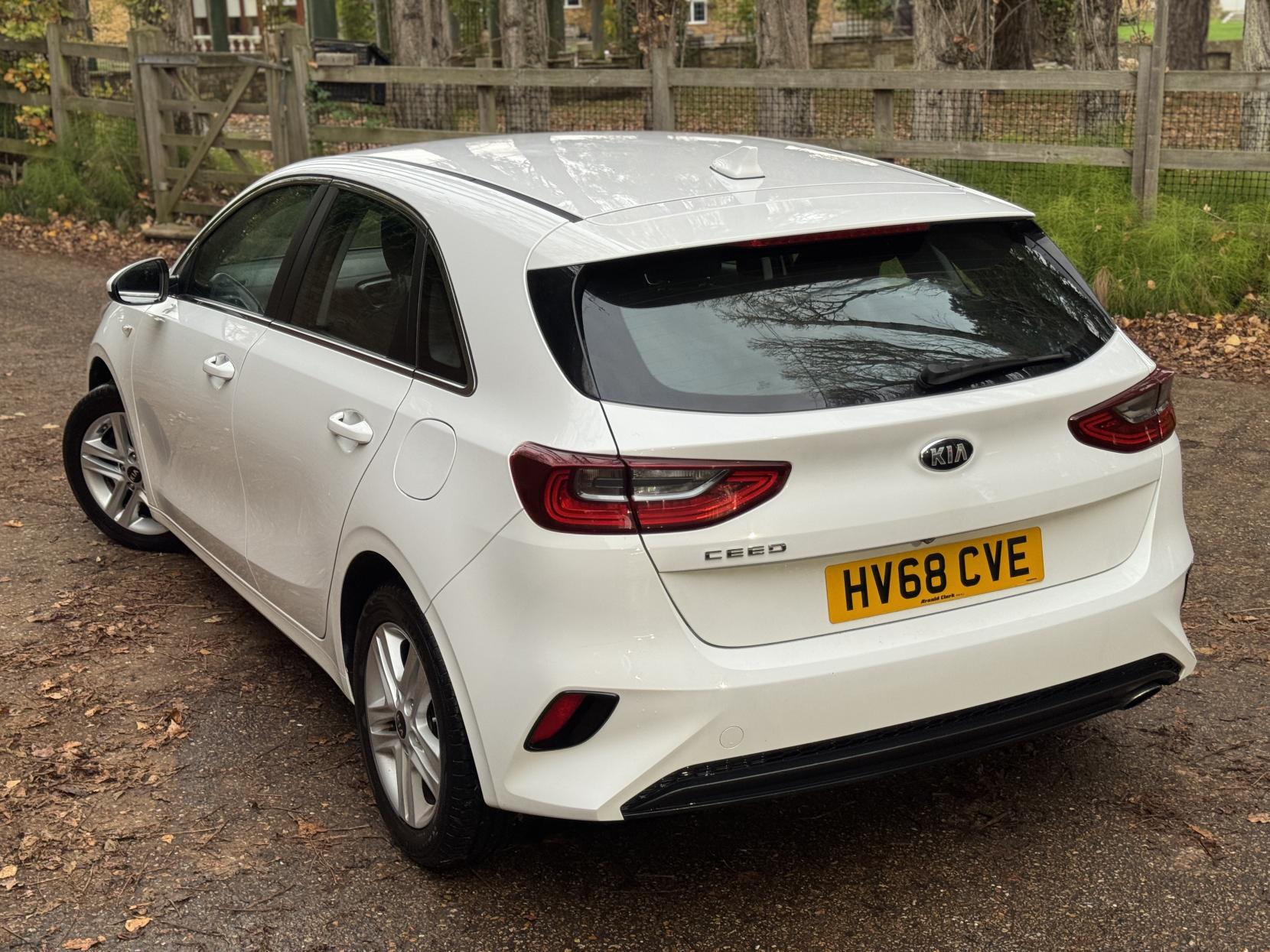 Kia Ceed 1.6 CRDi ECO 2 Hatchback 5dr Diesel Manual Euro 6 (s/s) (114 bhp)