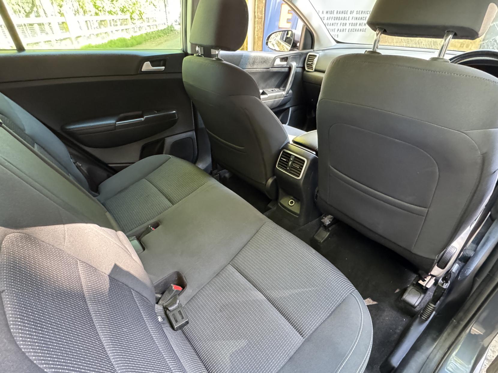 Kia Sportage 1.7 CRDi 2 SUV 5dr Diesel Manual Euro 6 (s/s) (114 bhp)