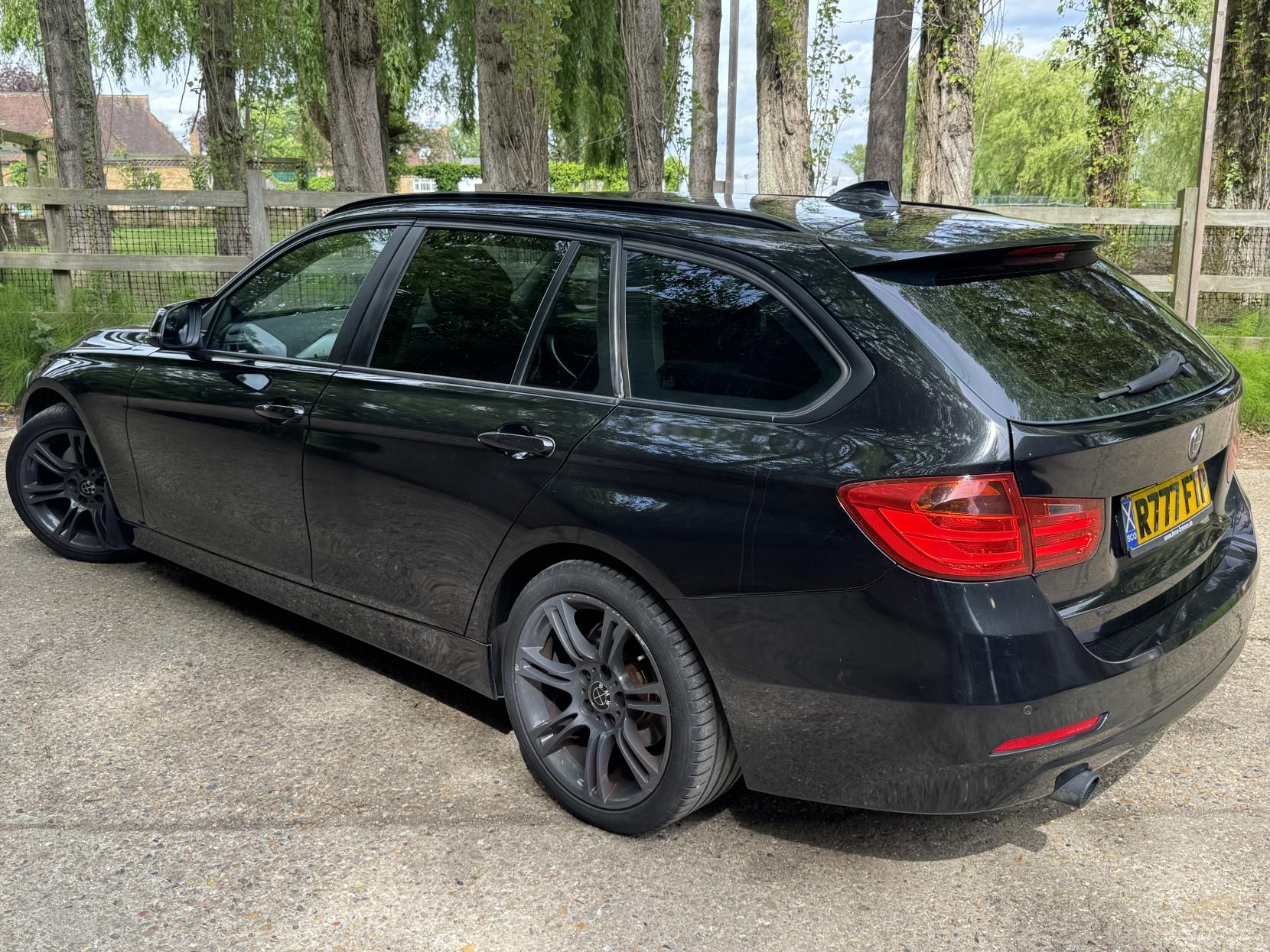 BMW 3 Series 2.0 320i SE Touring 5dr Petrol Manual Euro 6 (s/s) (184 ps)