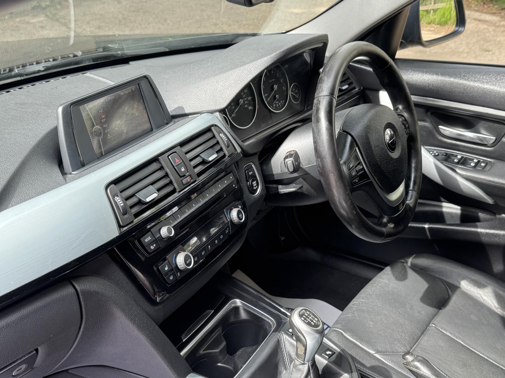 BMW 3 Series 2.0 320i SE Touring 5dr Petrol Manual Euro 6 (s/s) (184 ps)