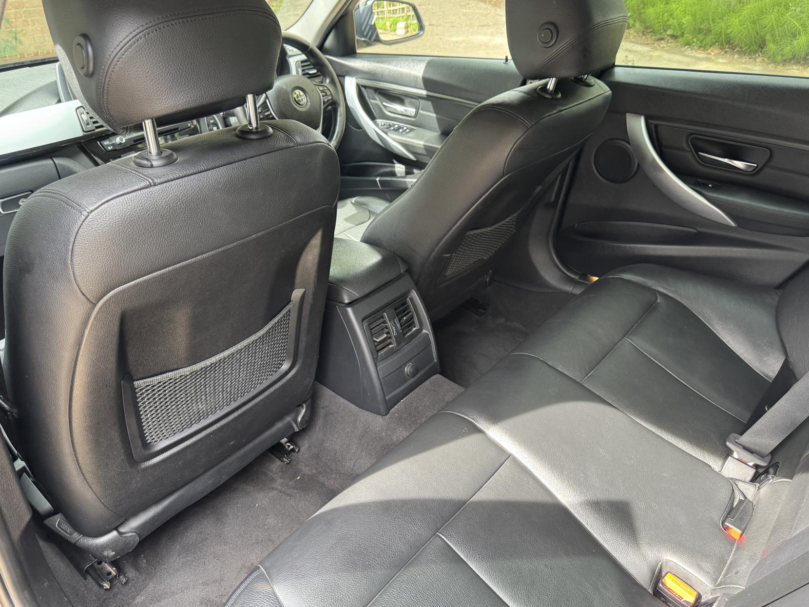 BMW 3 Series 2.0 320i SE Touring 5dr Petrol Manual Euro 6 (s/s) (184 ps)