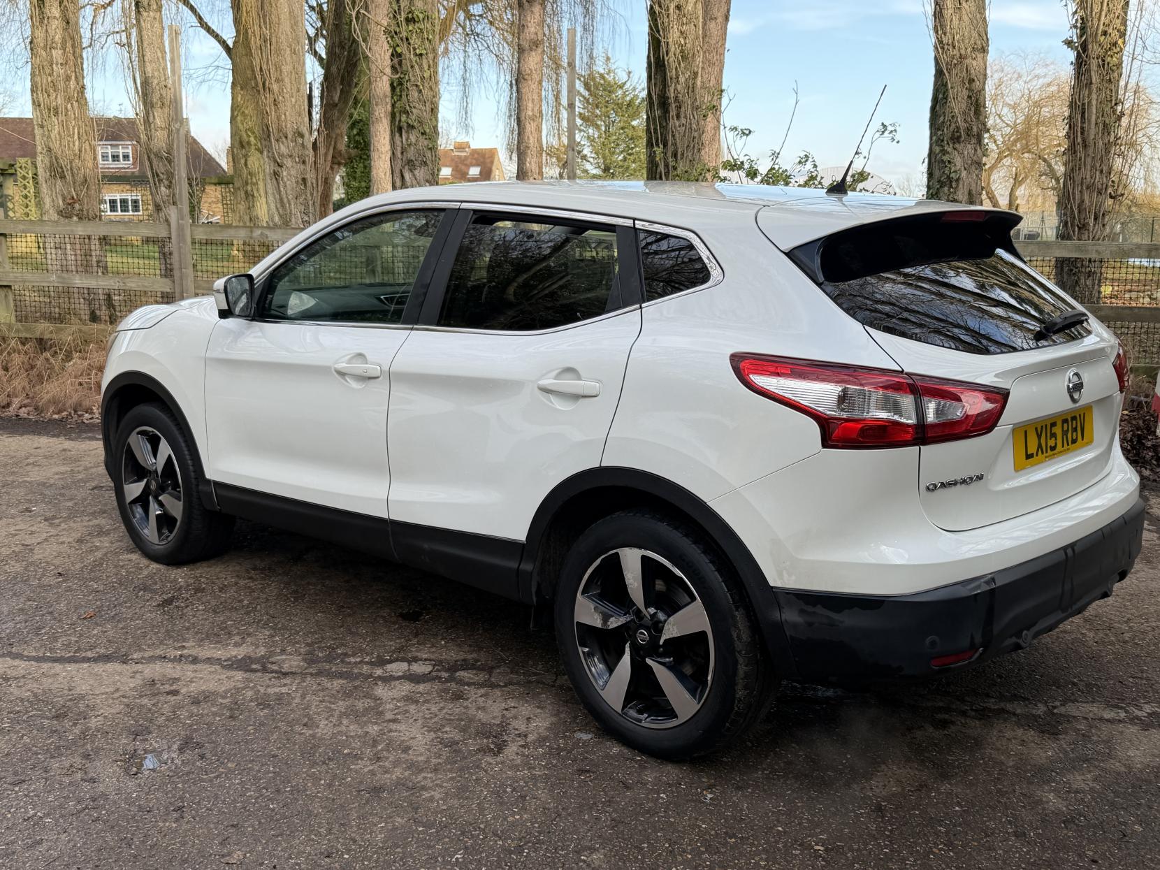 Nissan Qashqai 1.2 DIG-T n-tec SUV 5dr Petrol Manual 2WD Euro 5 (s/s) (115 ps)
