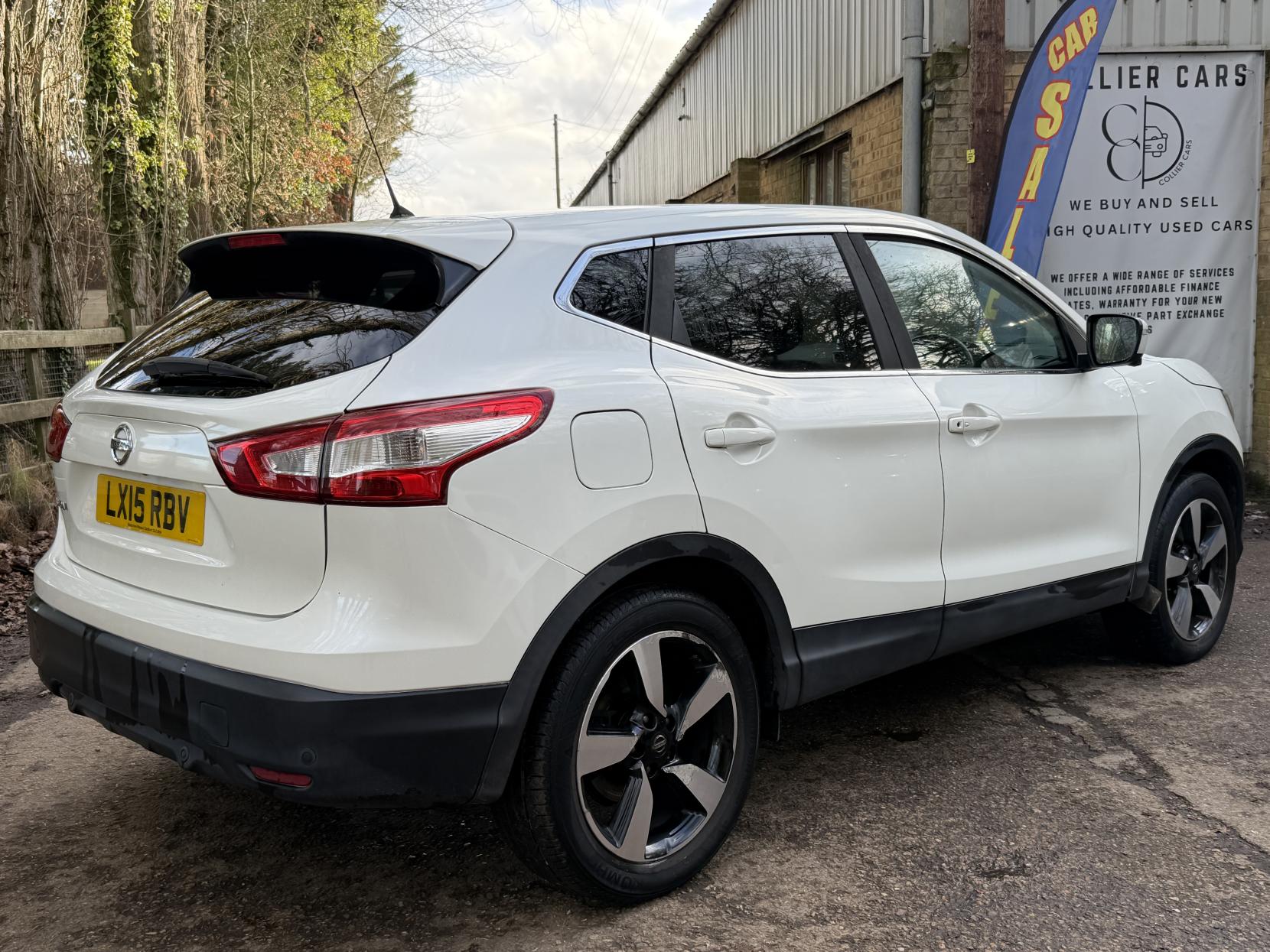 Nissan Qashqai 1.2 DIG-T n-tec SUV 5dr Petrol Manual 2WD Euro 5 (s/s) (115 ps)