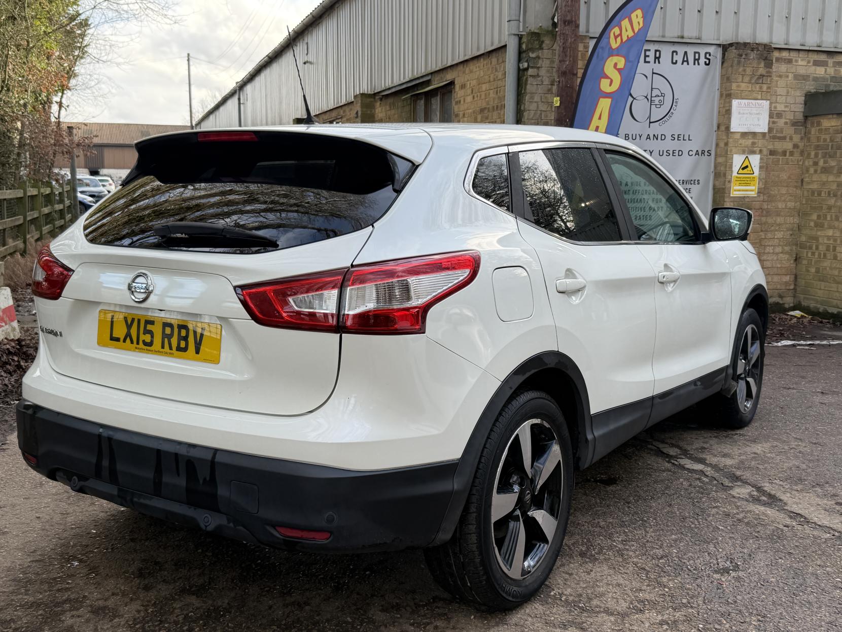 Nissan Qashqai 1.2 DIG-T n-tec SUV 5dr Petrol Manual 2WD Euro 5 (s/s) (115 ps)