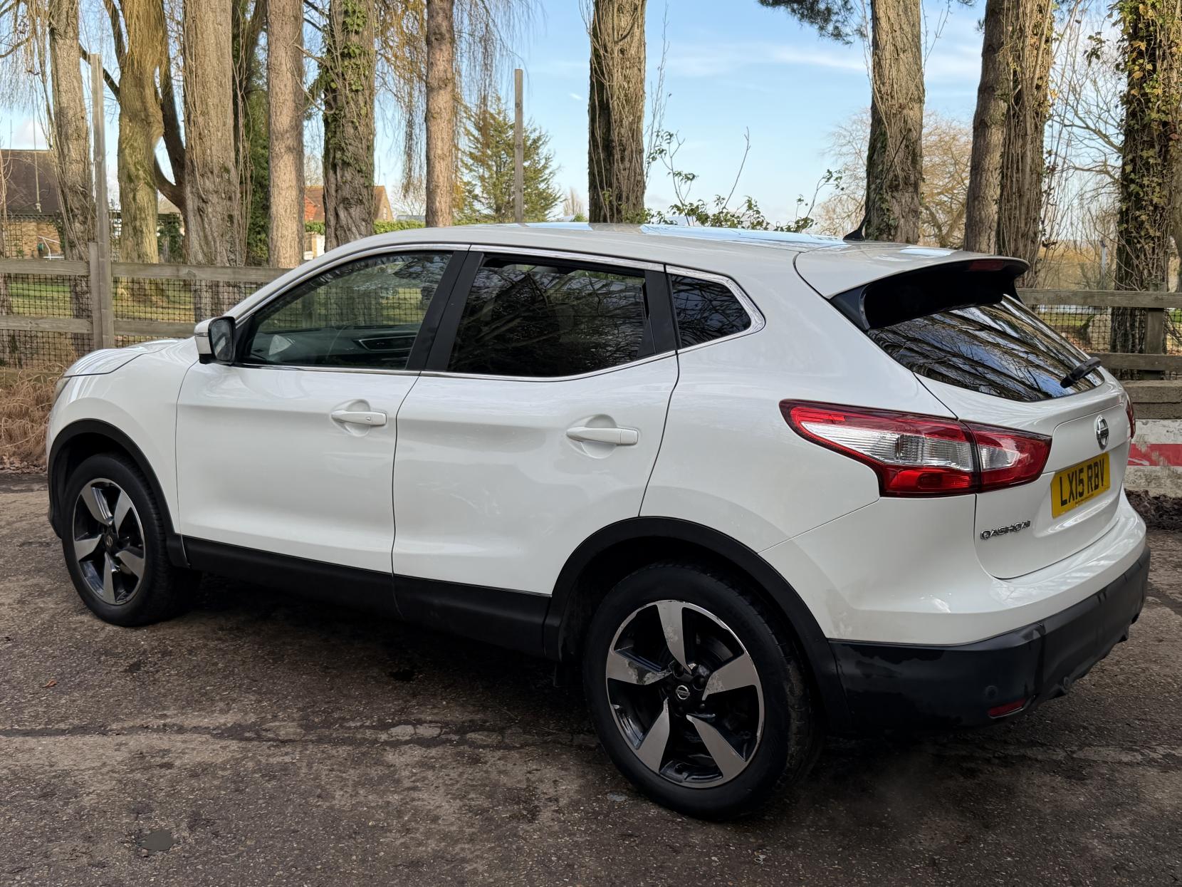 Nissan Qashqai 1.2 DIG-T n-tec SUV 5dr Petrol Manual 2WD Euro 5 (s/s) (115 ps)