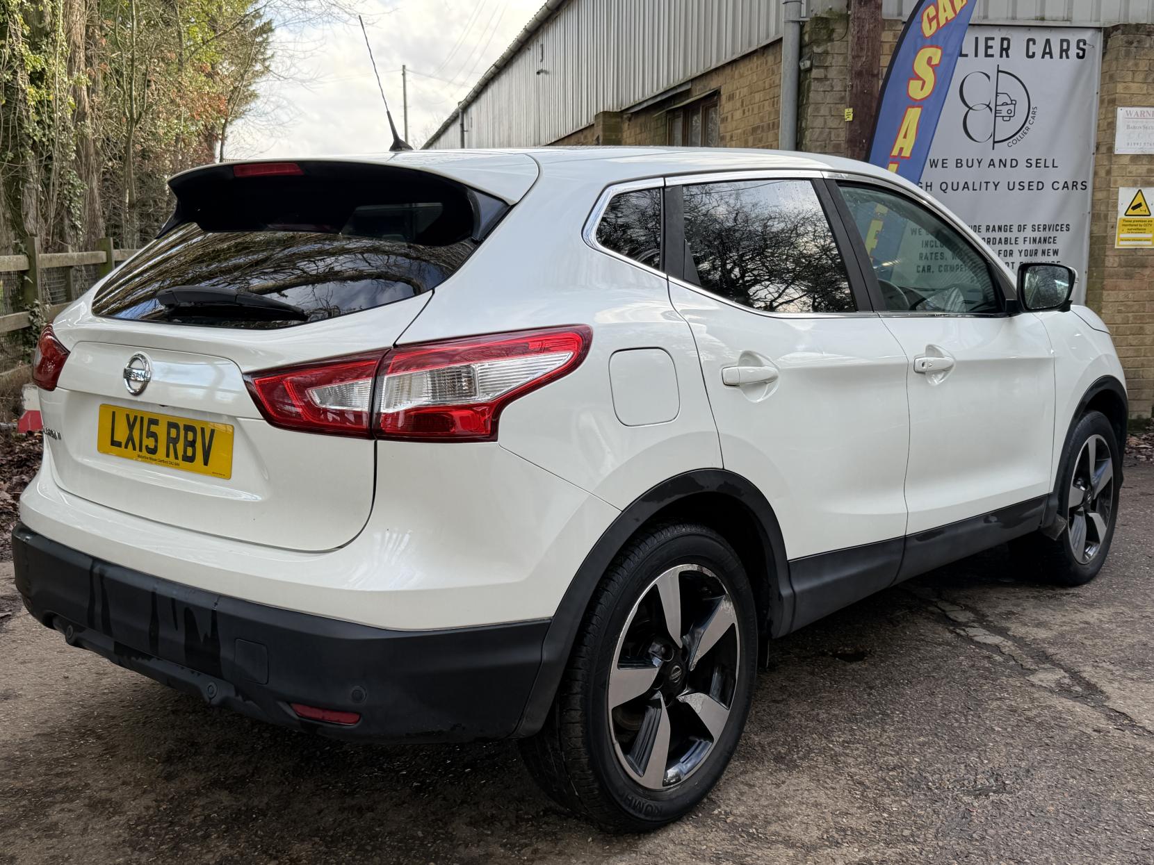 Nissan Qashqai 1.2 DIG-T n-tec SUV 5dr Petrol Manual 2WD Euro 5 (s/s) (115 ps)