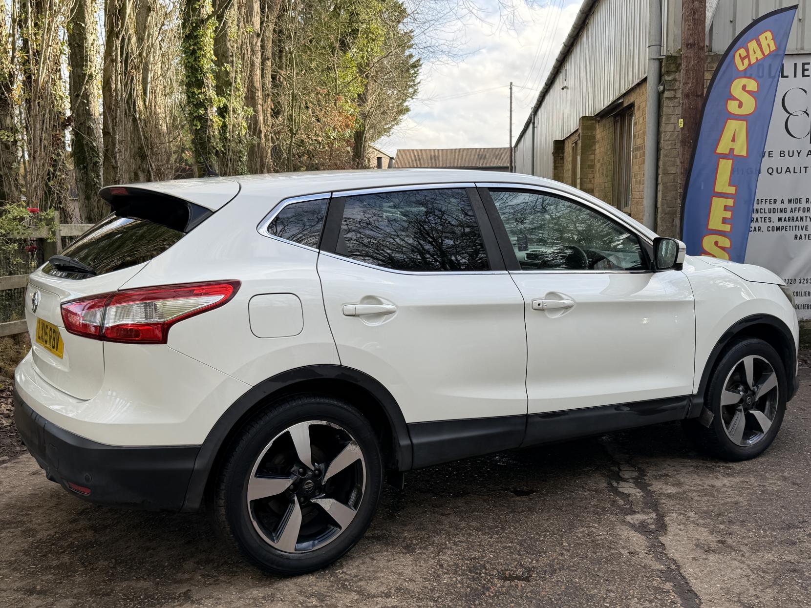 Nissan Qashqai 1.2 DIG-T n-tec SUV 5dr Petrol Manual 2WD Euro 5 (s/s) (115 ps)