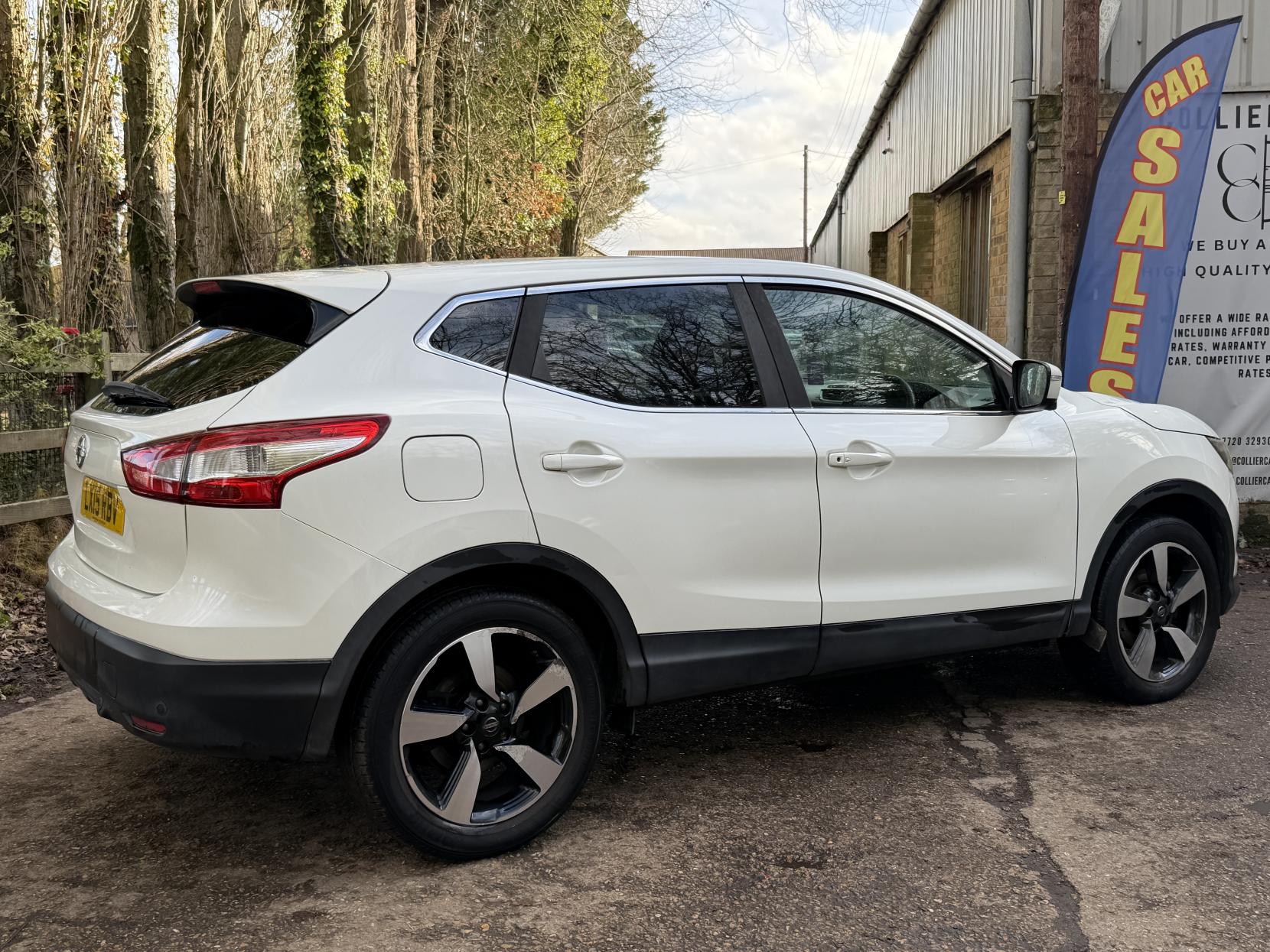 Nissan Qashqai 1.2 DIG-T n-tec SUV 5dr Petrol Manual 2WD Euro 5 (s/s) (115 ps)