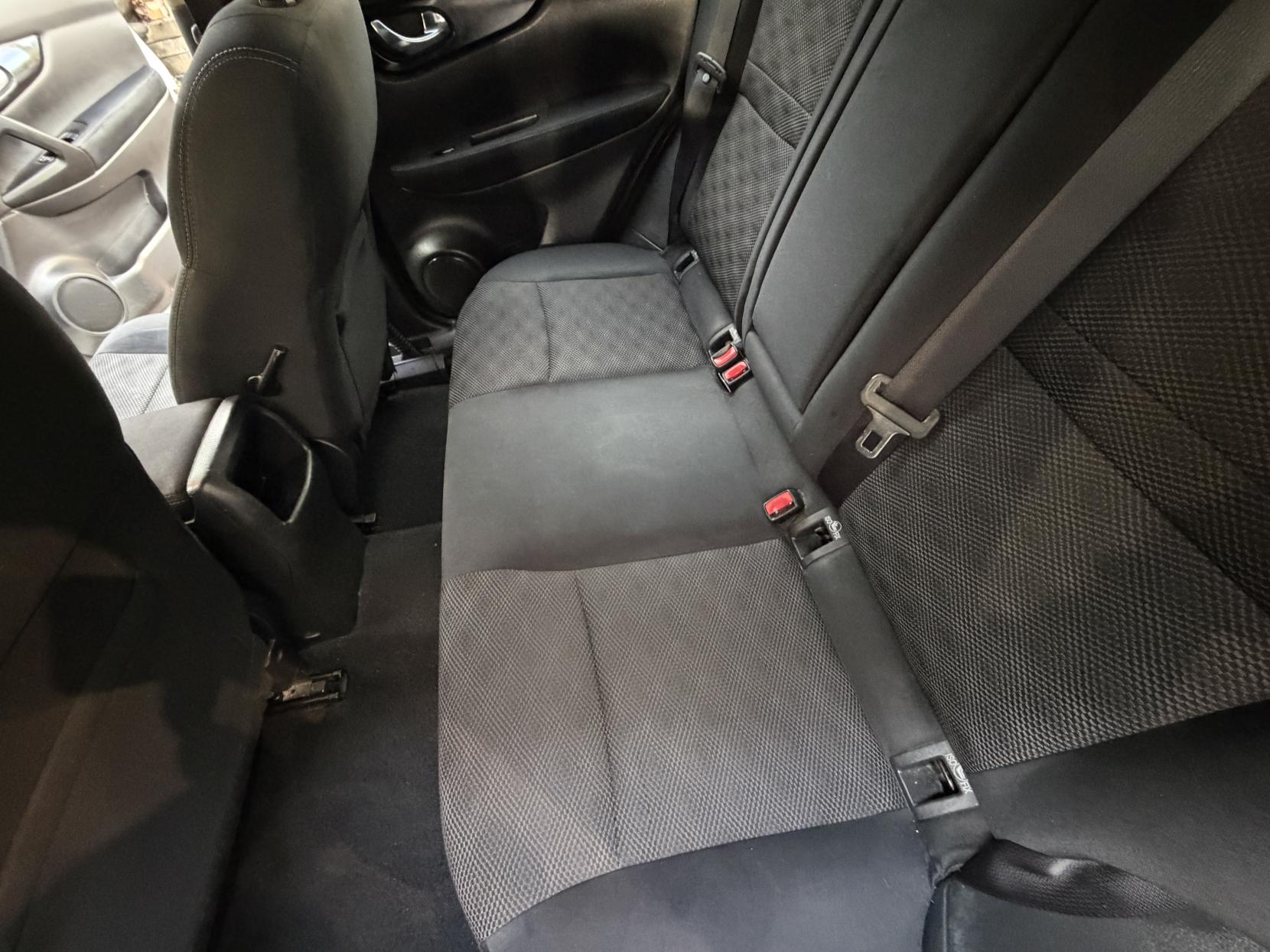 Nissan Qashqai 1.2 DIG-T n-tec SUV 5dr Petrol Manual 2WD Euro 5 (s/s) (115 ps)