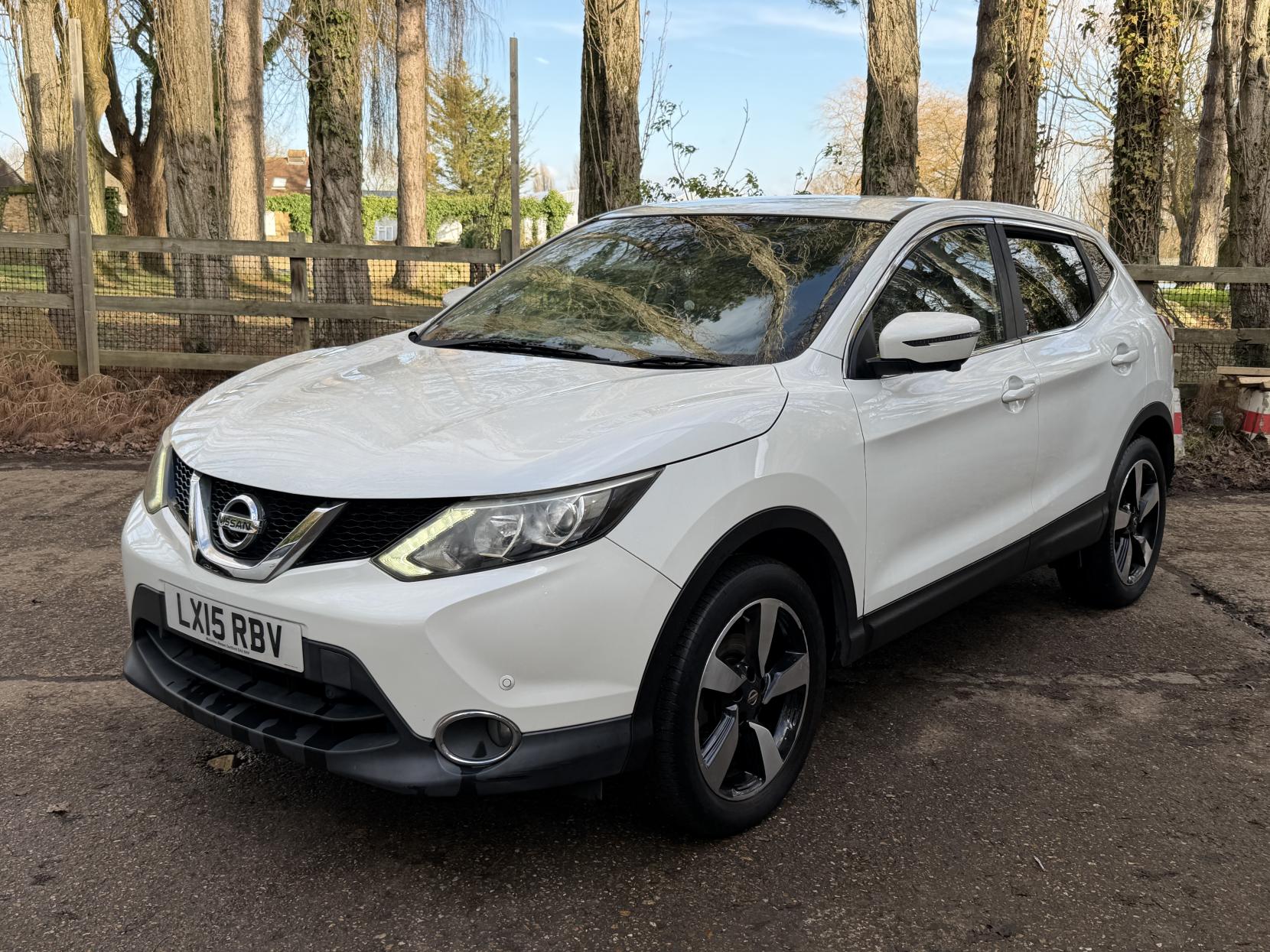 Nissan Qashqai 1.2 DIG-T n-tec SUV 5dr Petrol Manual 2WD Euro 5 (s/s) (115 ps)