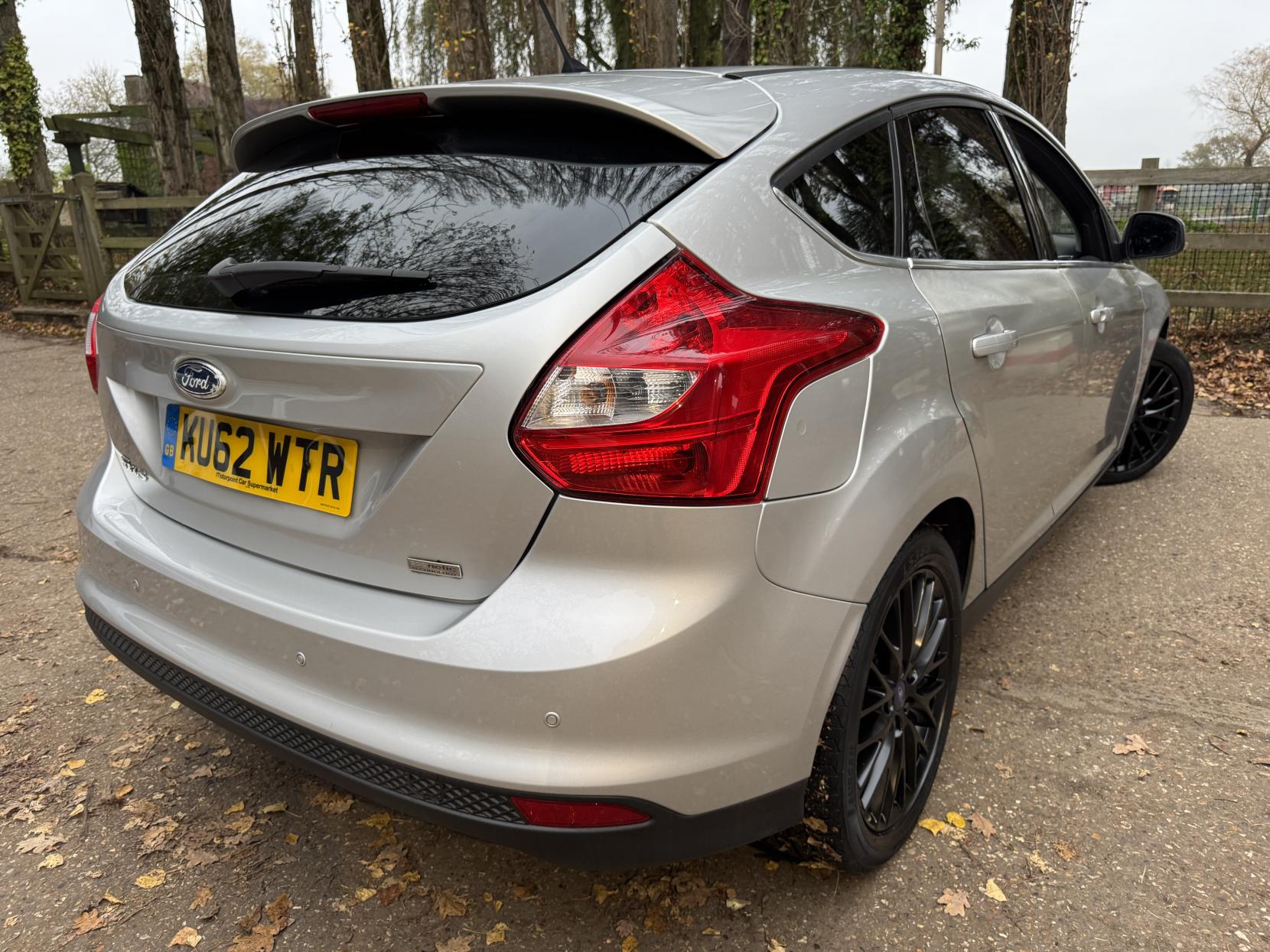 Ford Focus 1.0T EcoBoost Zetec Hatchback 5dr Petrol Manual Euro 5 (s/s) (125 ps)