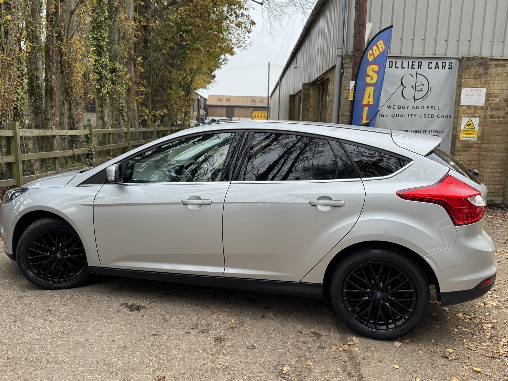 Ford Focus 1.0T EcoBoost Zetec Hatchback 5dr Petrol Manual Euro 5 (s/s) (125 ps)