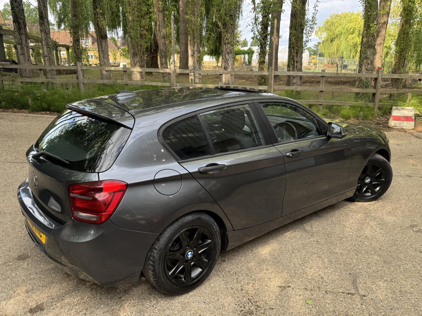 BMW 1 Series 1.6 116i ES Hatchback 5dr Petrol Auto Euro 5 (s/s) (136 ps)