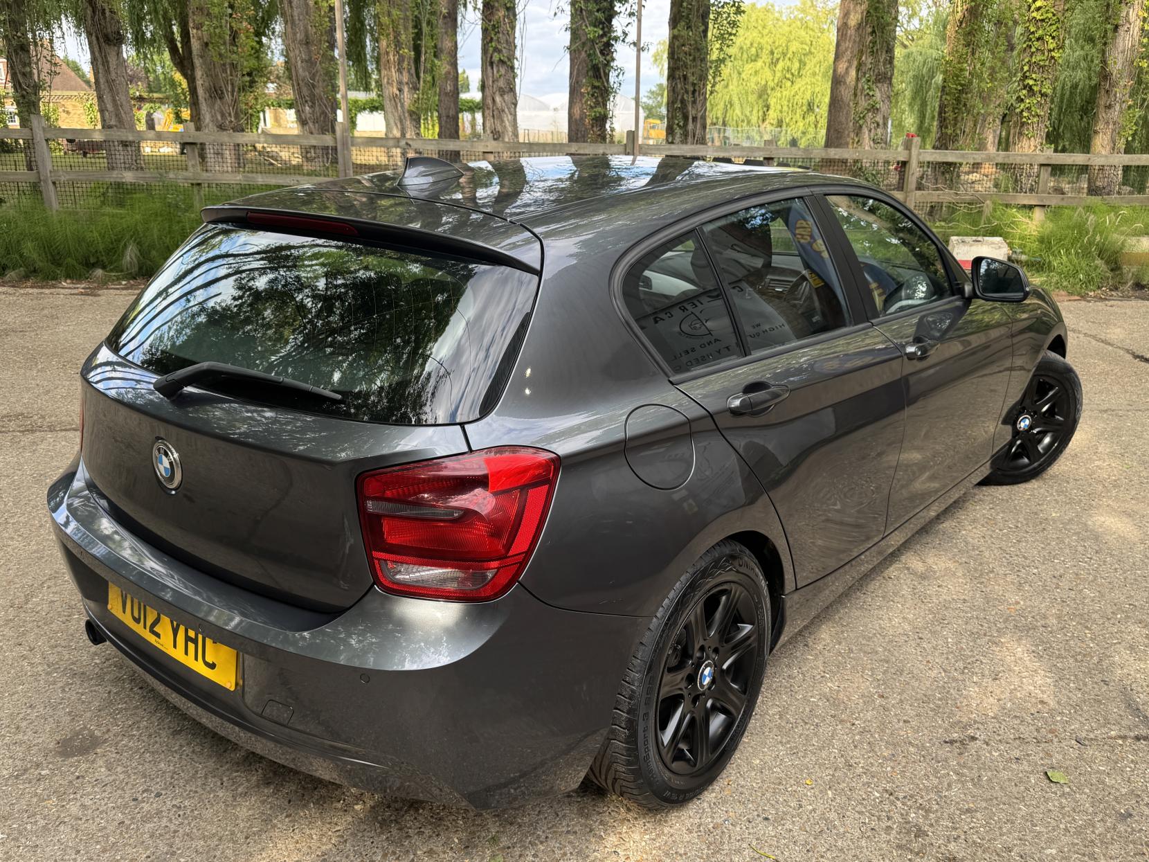 BMW 1 Series 1.6 116i ES Hatchback 5dr Petrol Auto Euro 5 (s/s) (136 ps)