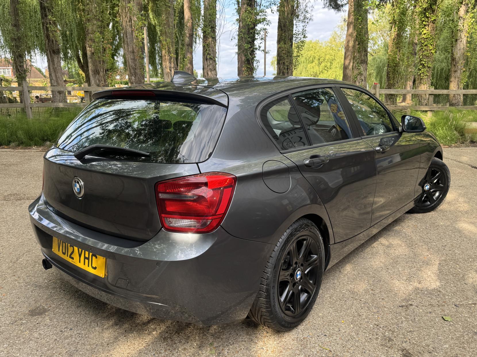 BMW 1 Series 1.6 116i ES Hatchback 5dr Petrol Auto Euro 5 (s/s) (136 ps)