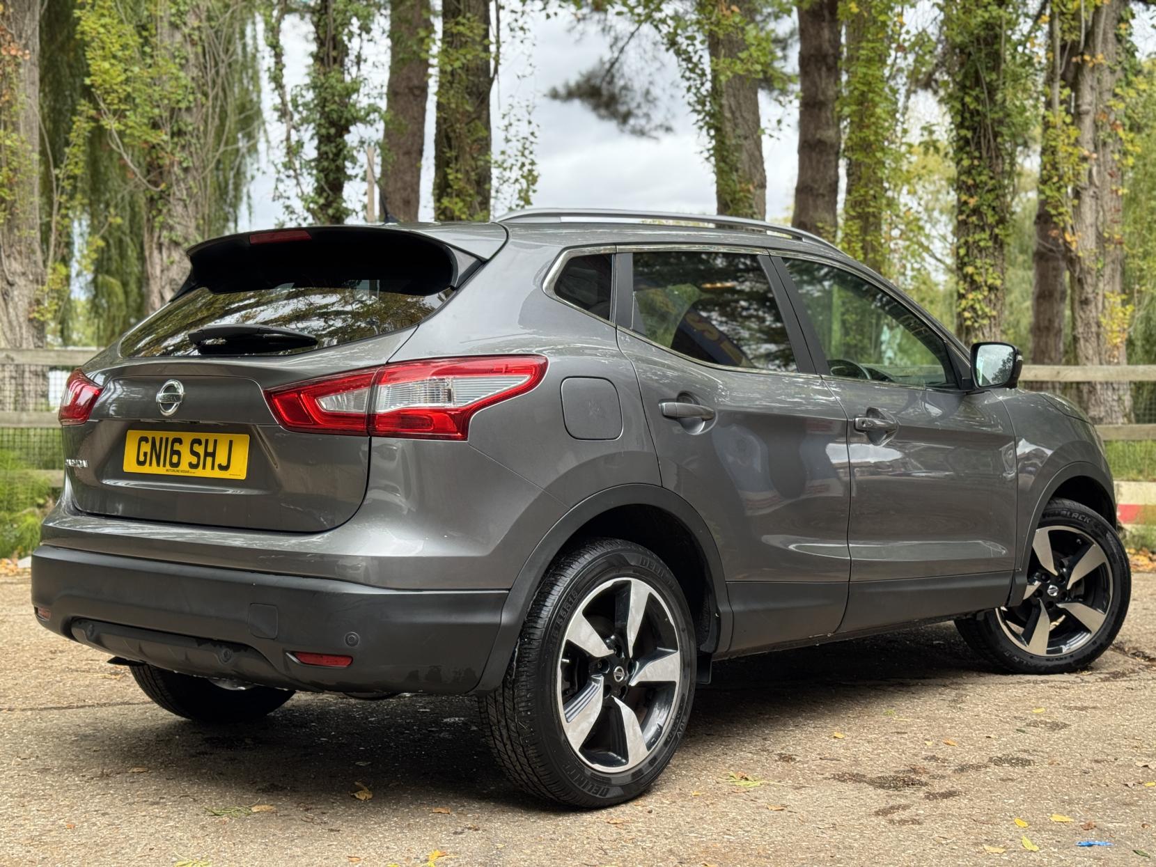 Nissan Qashqai 1.2 DIG-T N-Connecta SUV 5dr Petrol Manual 2WD Euro 6 (s/s) (115 ps)