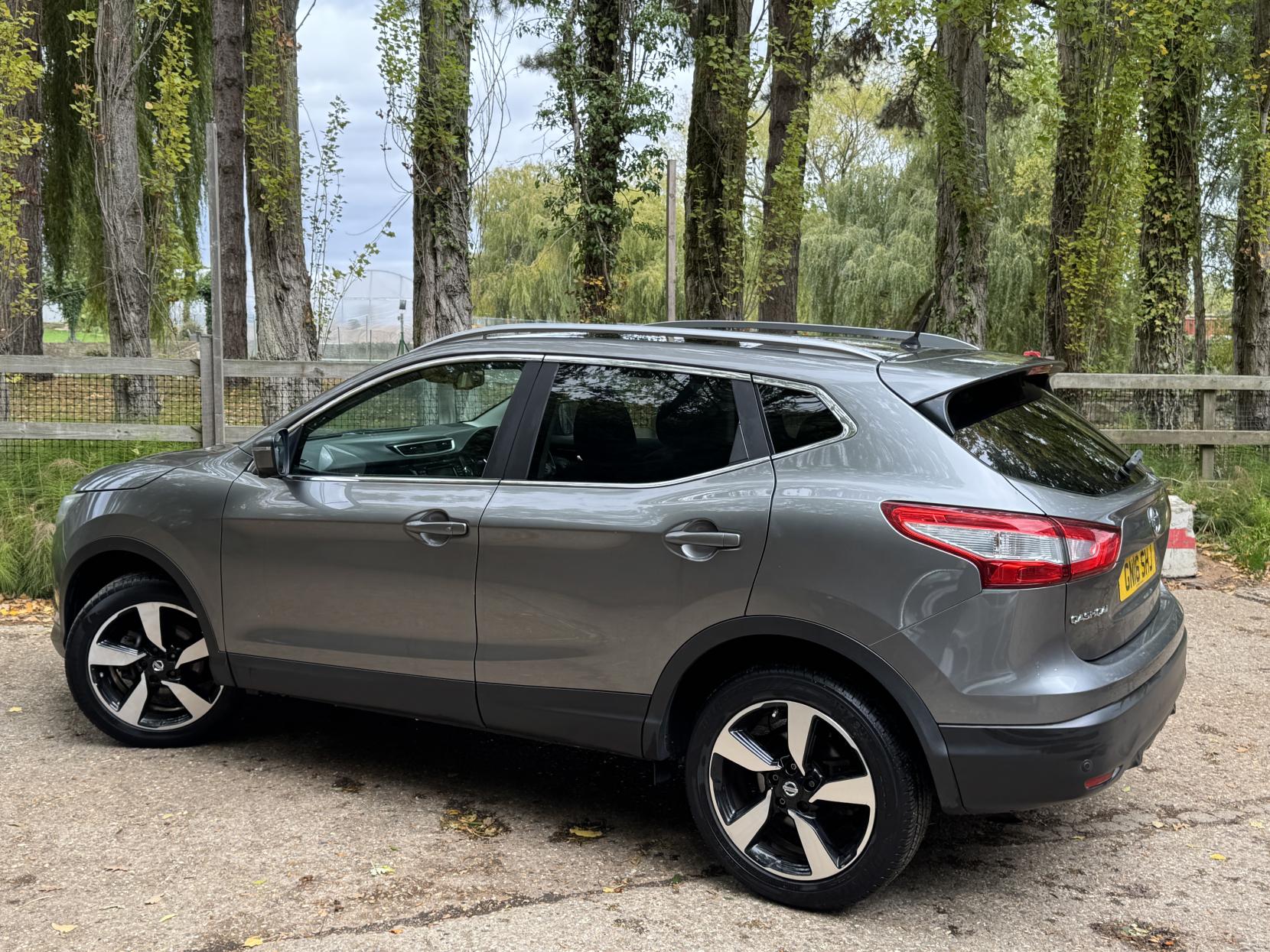 Nissan Qashqai 1.2 DIG-T N-Connecta SUV 5dr Petrol Manual 2WD Euro 6 (s/s) (115 ps)