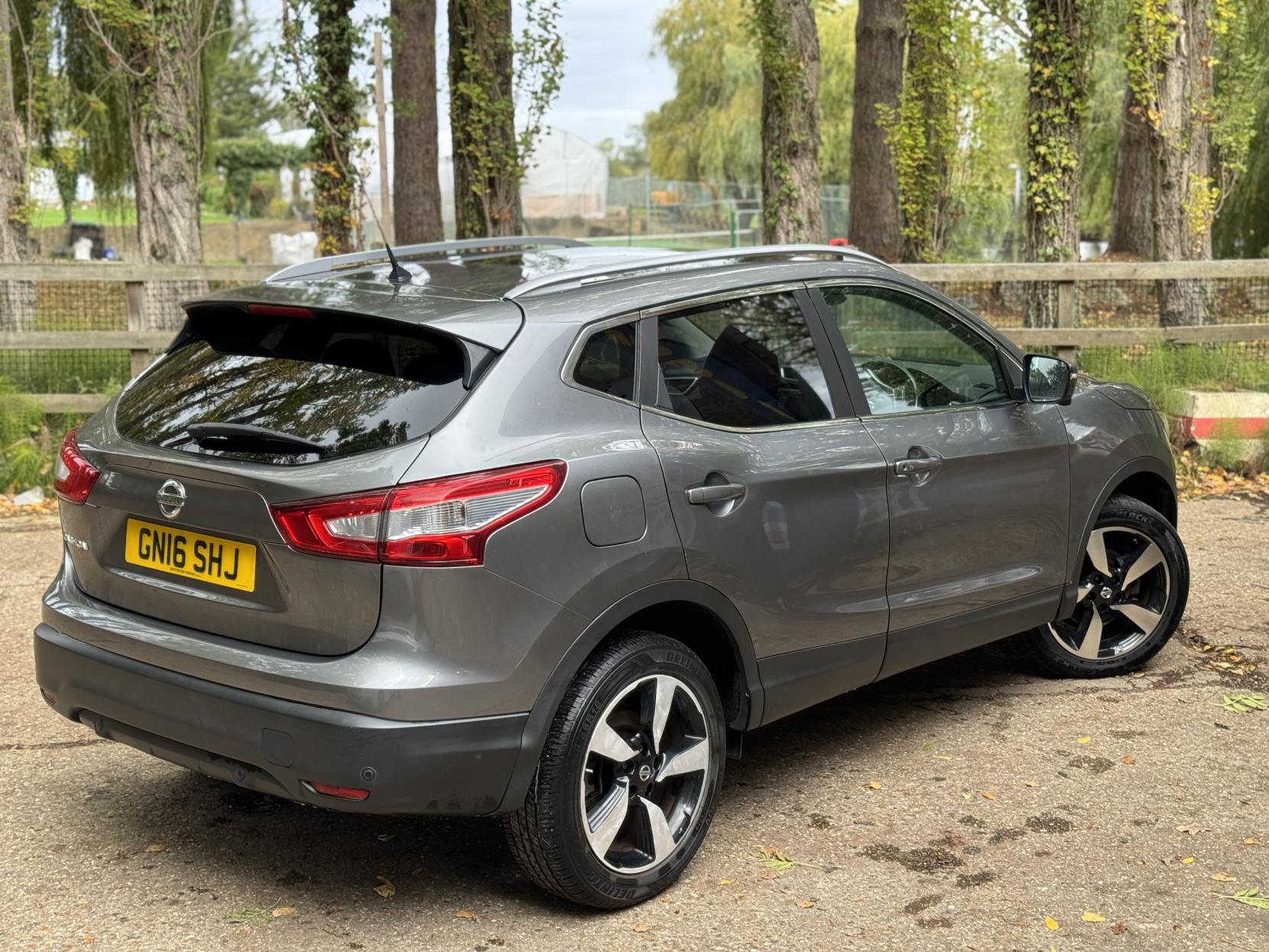 Nissan Qashqai 1.2 DIG-T N-Connecta SUV 5dr Petrol Manual 2WD Euro 6 (s/s) (115 ps)
