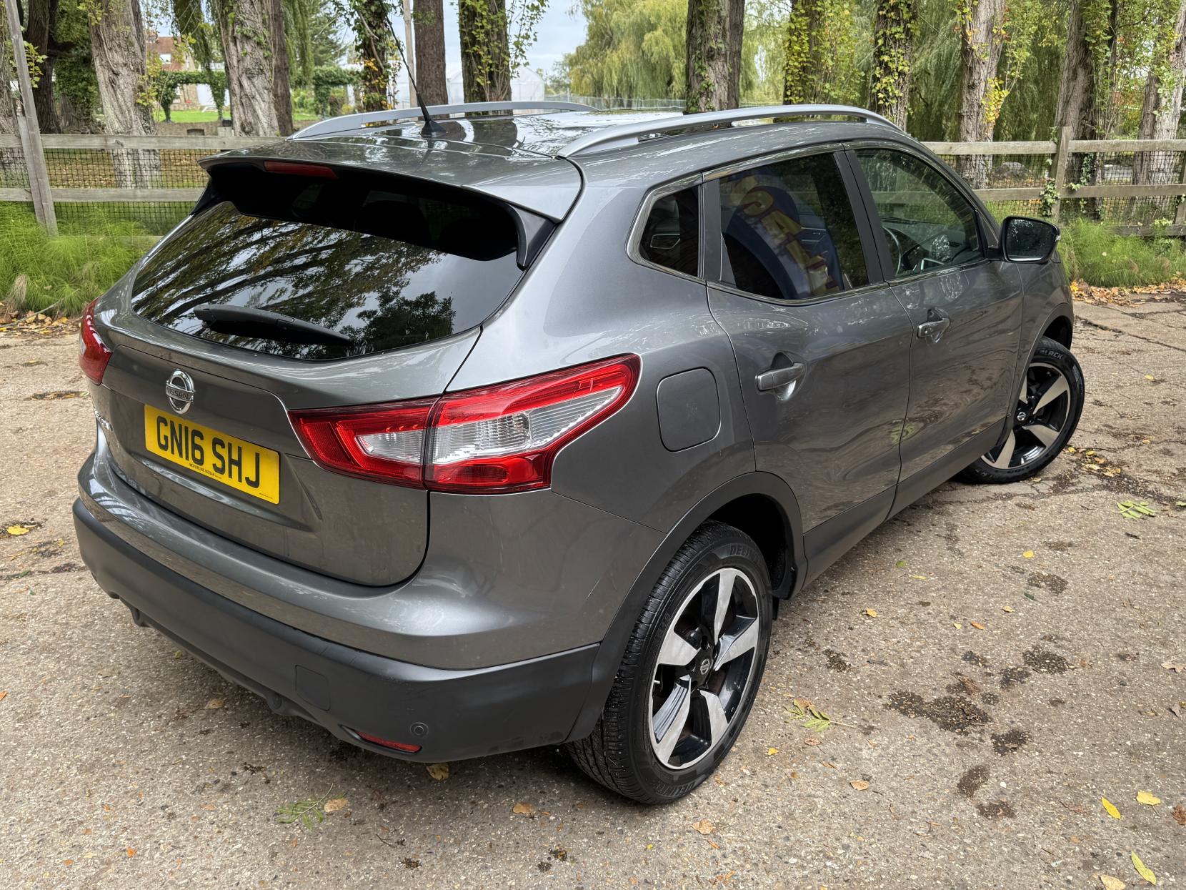 Nissan Qashqai 1.2 DIG-T N-Connecta SUV 5dr Petrol Manual 2WD Euro 6 (s/s) (115 ps)