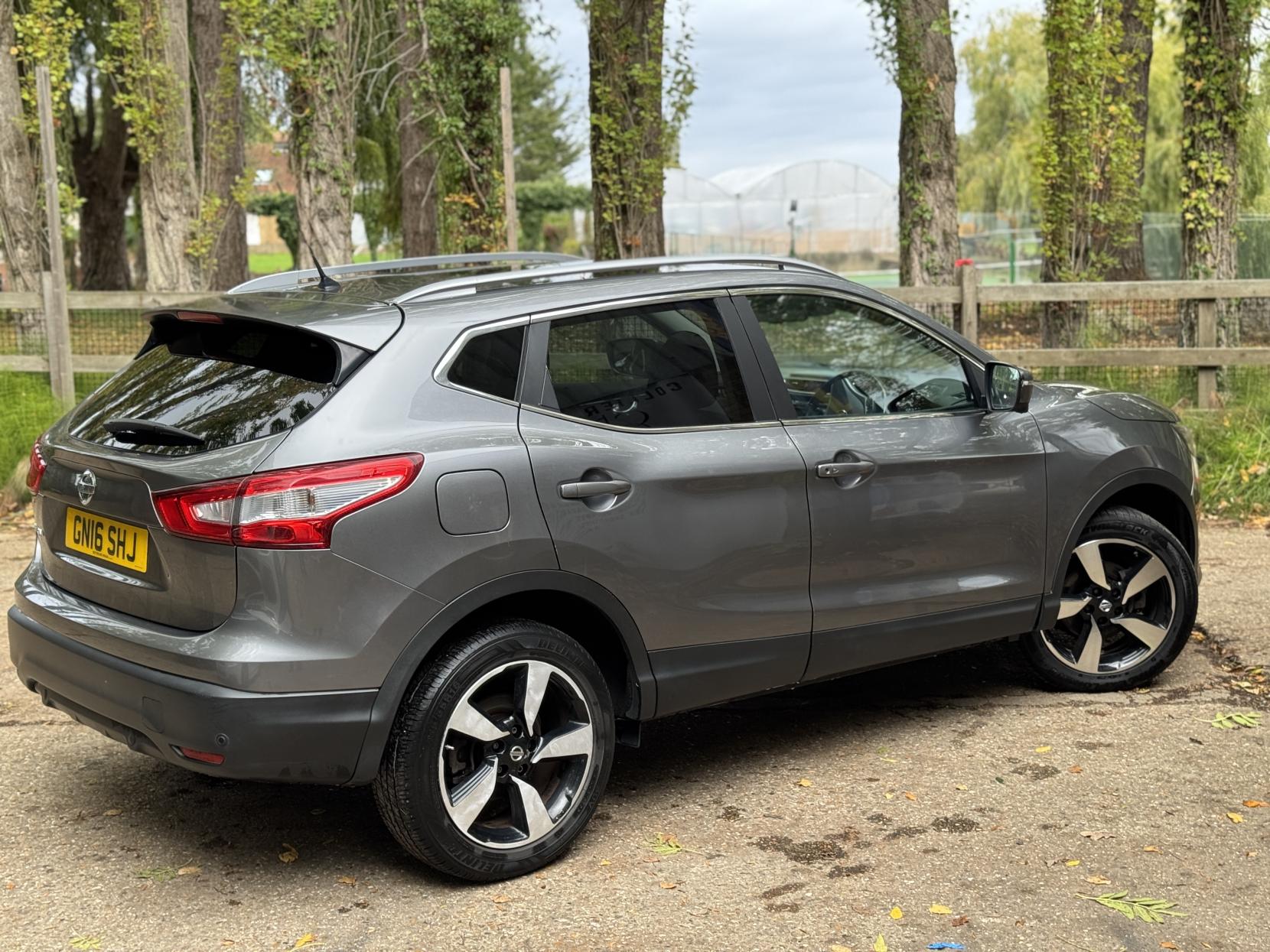 Nissan Qashqai 1.2 DIG-T N-Connecta SUV 5dr Petrol Manual 2WD Euro 6 (s/s) (115 ps)