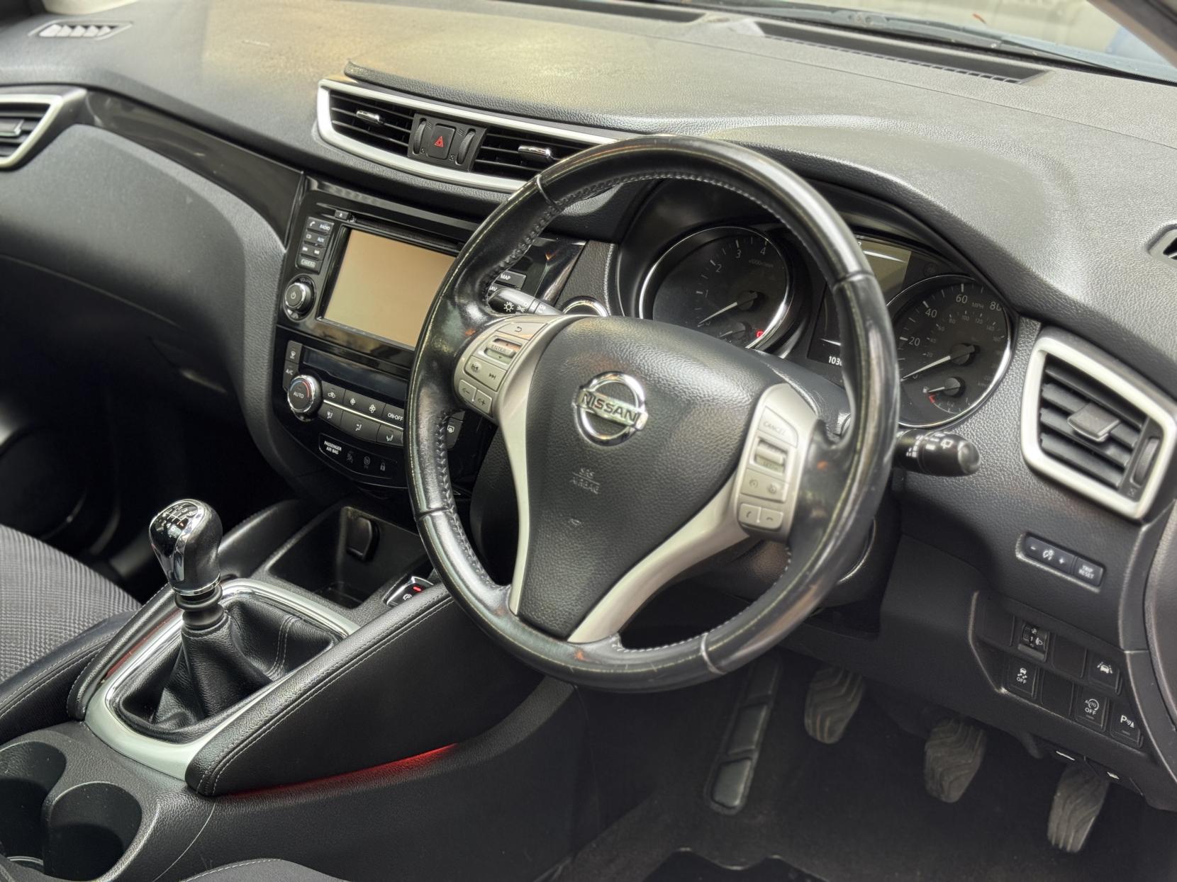 Nissan Qashqai 1.2 DIG-T N-Connecta SUV 5dr Petrol Manual 2WD Euro 6 (s/s) (115 ps)