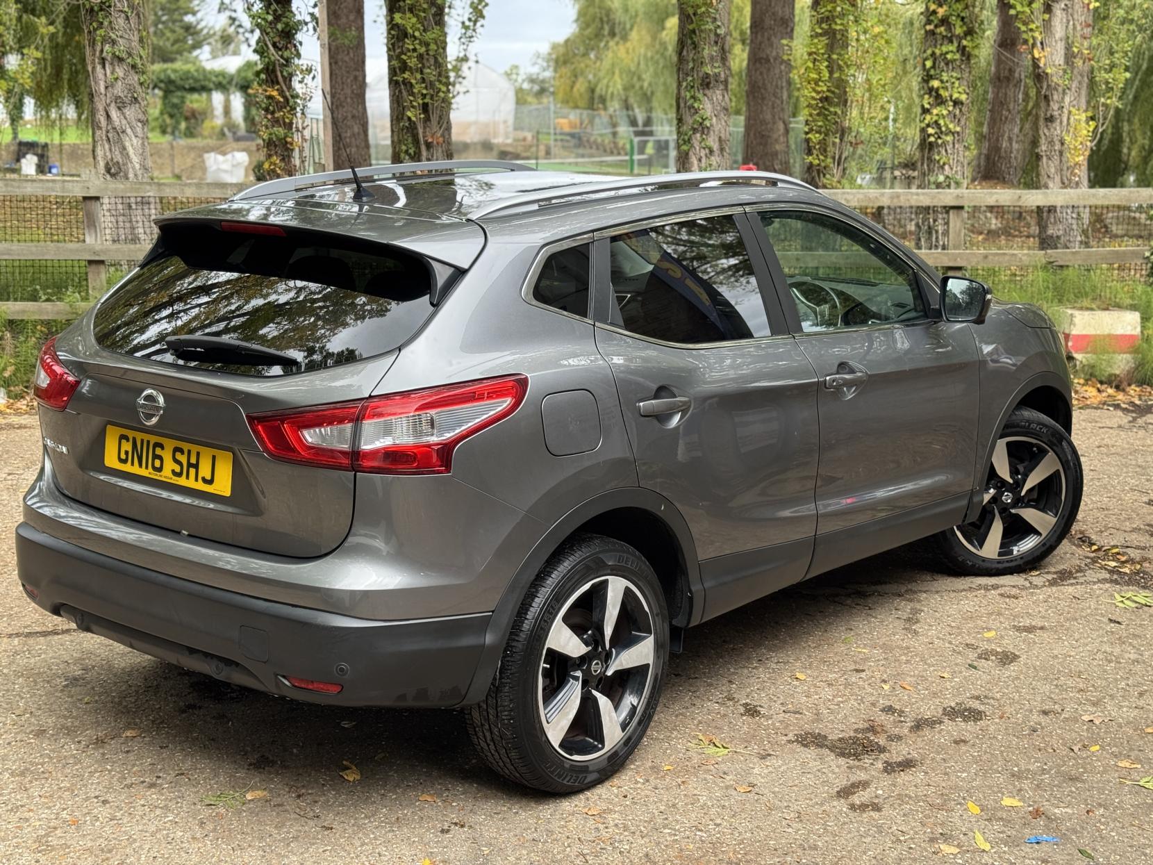 Nissan Qashqai 1.2 DIG-T N-Connecta SUV 5dr Petrol Manual 2WD Euro 6 (s/s) (115 ps)