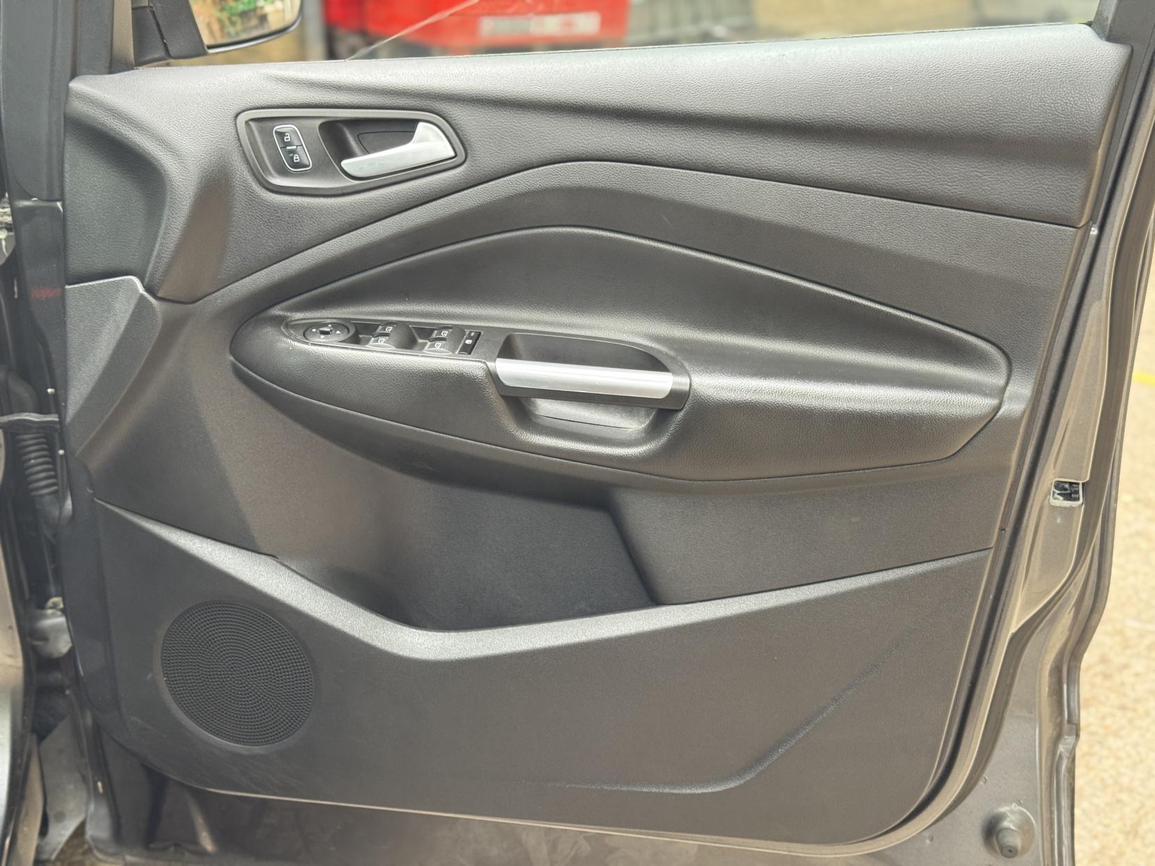 Ford Kuga 1.5T EcoBoost Zetec SUV 5dr Petrol Manual Euro 6 (s/s) (120 ps)