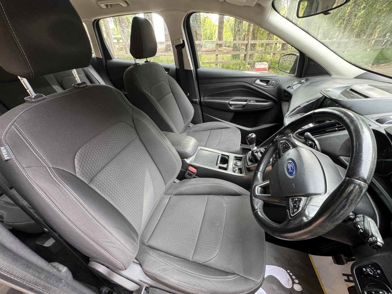 Ford Kuga 1.5T EcoBoost Zetec SUV 5dr Petrol Manual Euro 6 (s/s) (120 ps)