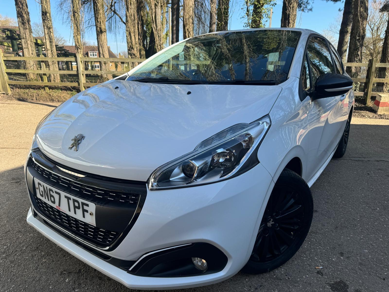 Peugeot 208 1.2 PureTech Black Edition Hatchback 3dr Petrol Manual Euro 6 (82 ps)