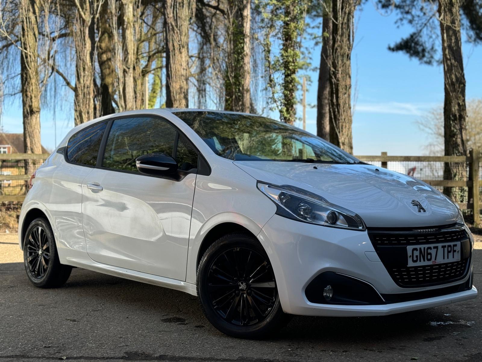 Peugeot 208 1.2 PureTech Black Edition Hatchback 3dr Petrol Manual Euro 6 (82 ps)