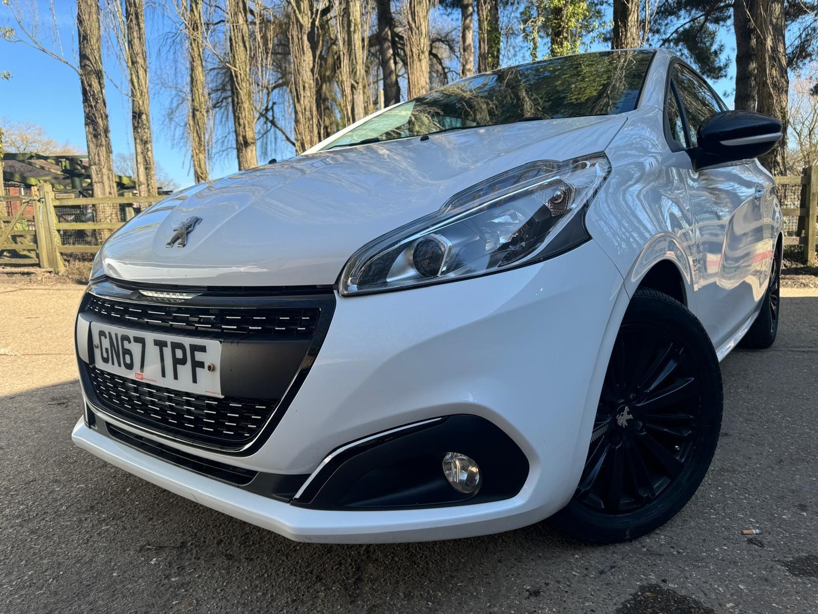 Peugeot 208 1.2 PureTech Black Edition Hatchback 3dr Petrol Manual Euro 6 (82 ps)