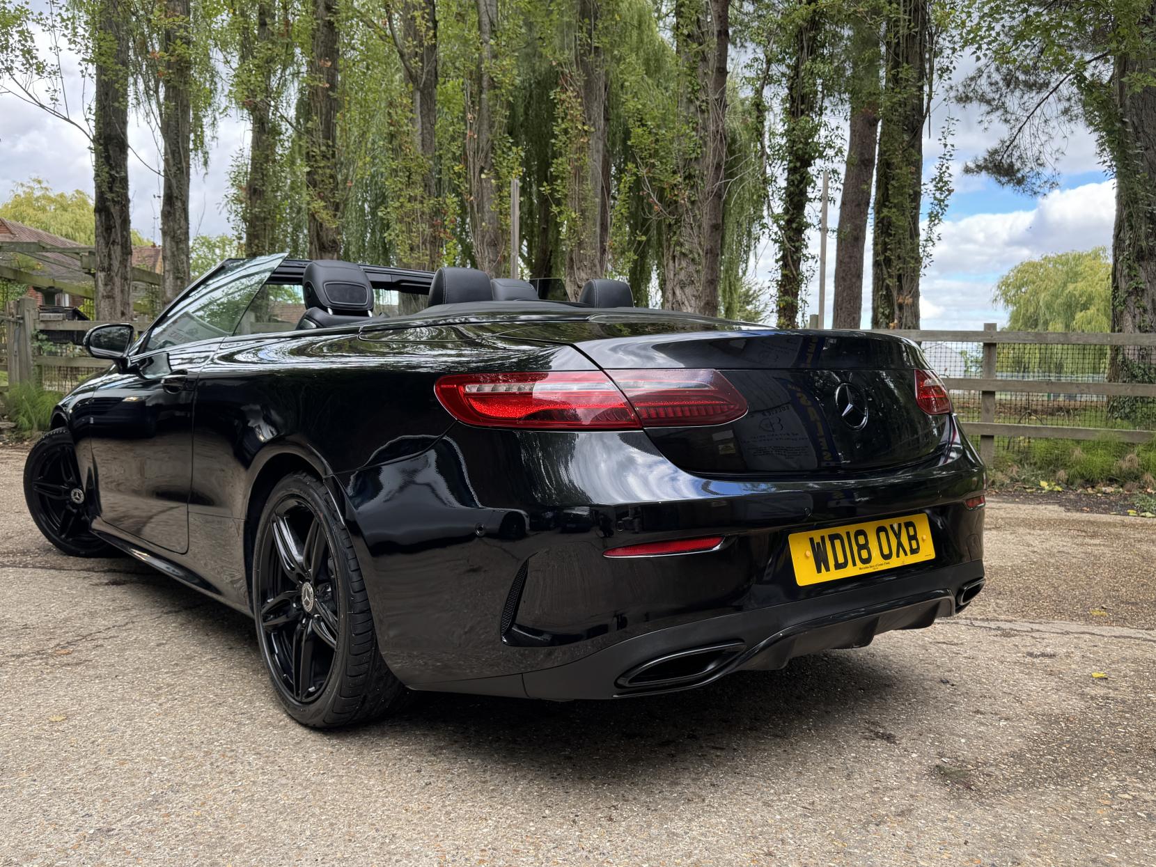 Mercedes-Benz E Class 2.0 E220d AMG Line (Premium) Cabriolet 2dr Diesel G-Tronic+ Euro 6 (s/s) (194 ps)