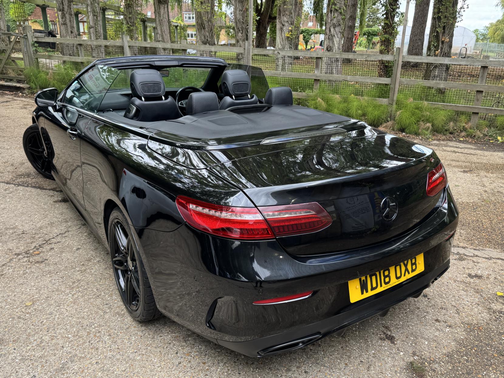 Mercedes-Benz E Class 2.0 E220d AMG Line (Premium) Cabriolet 2dr Diesel G-Tronic+ Euro 6 (s/s) (194 ps)