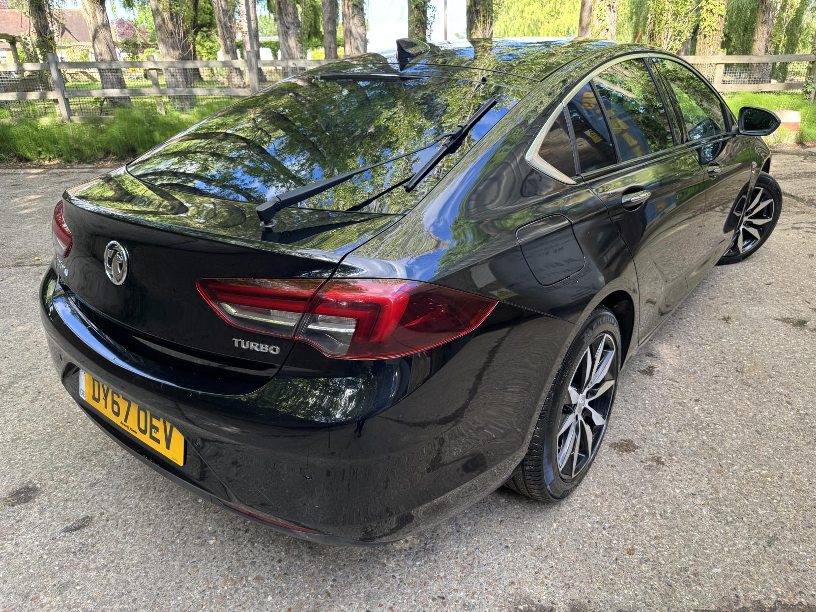 Vauxhall Insignia 1.5i Turbo Elite Nav Grand Sport 5dr Petrol Manual Euro 6 (s/s) (165 ps)