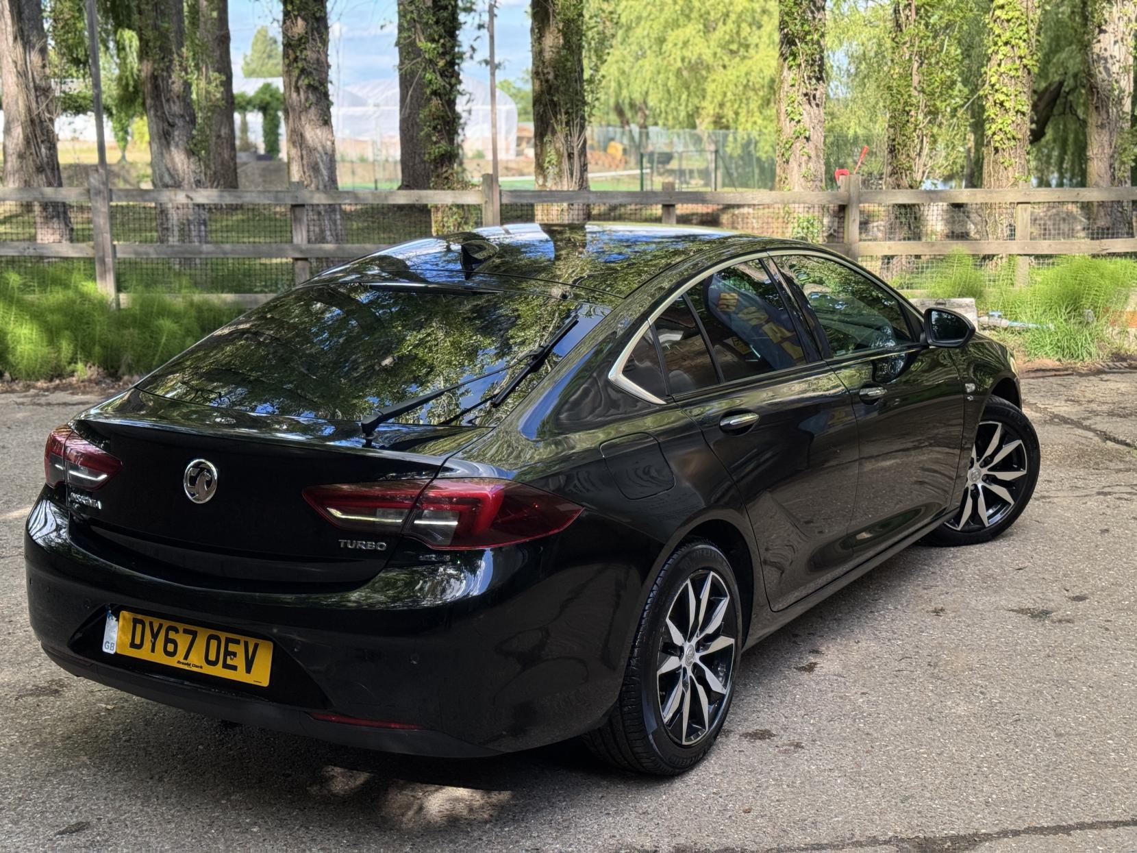Vauxhall Insignia 1.5i Turbo Elite Nav Grand Sport 5dr Petrol Manual Euro 6 (s/s) (165 ps)