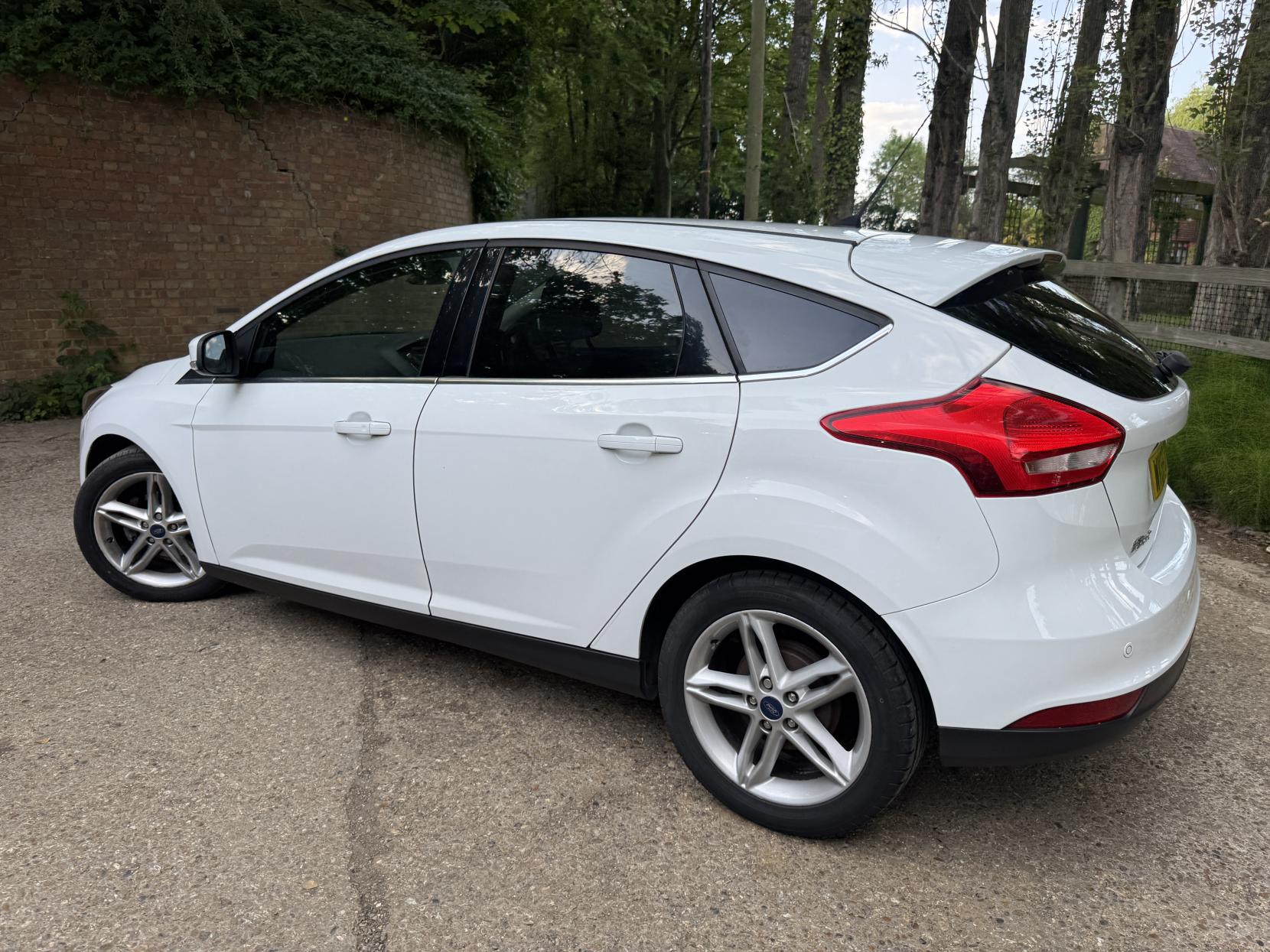 Ford Focus 1.0T EcoBoost Titanium Hatchback 5dr Petrol Manual Euro 6 (s/s) (125 ps)