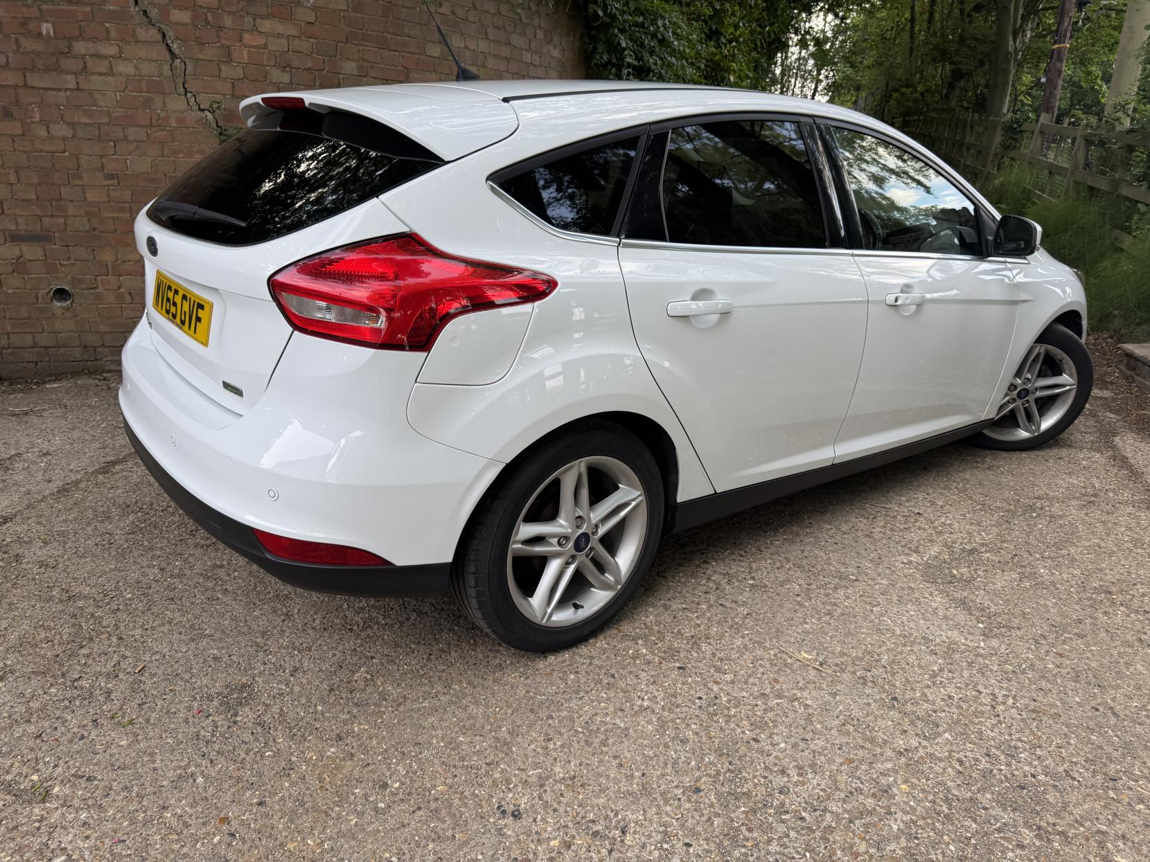 Ford Focus 1.0T EcoBoost Titanium Hatchback 5dr Petrol Manual Euro 6 (s/s) (125 ps)