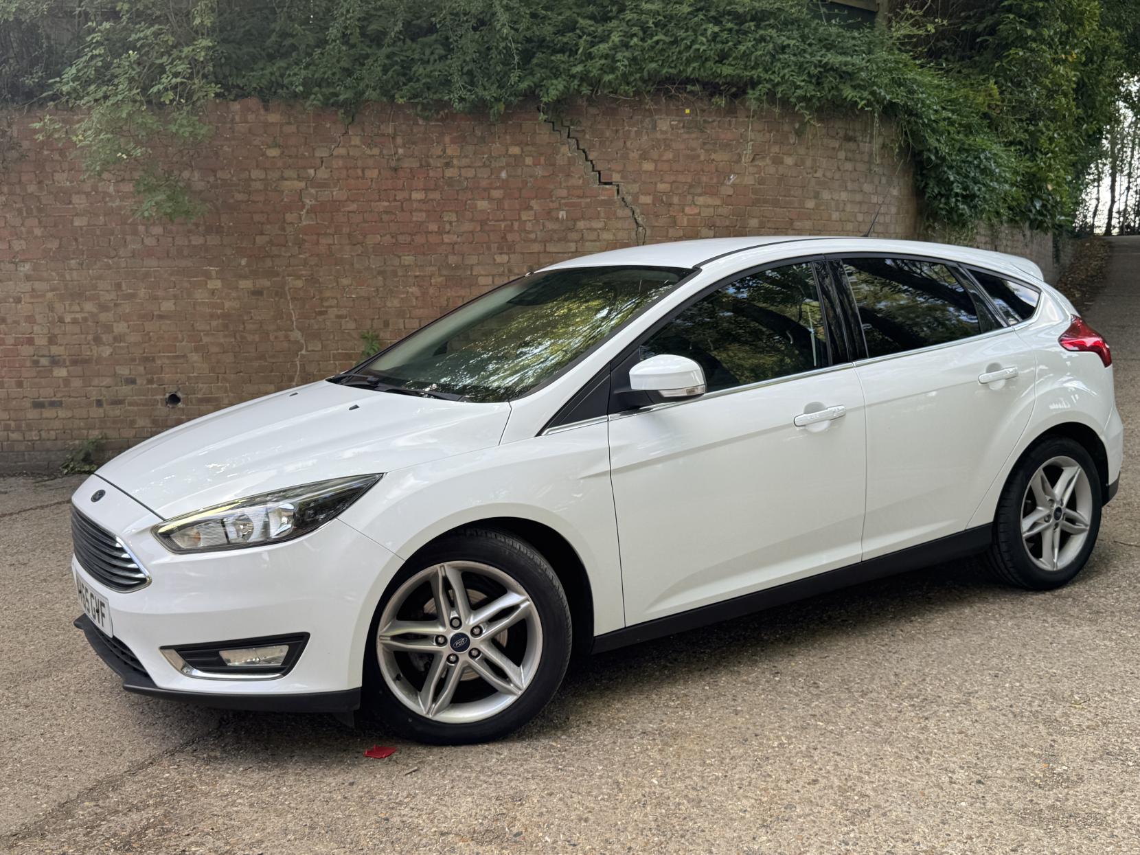 Ford Focus 1.0T EcoBoost Titanium Hatchback 5dr Petrol Manual Euro 6 (s/s) (125 ps)