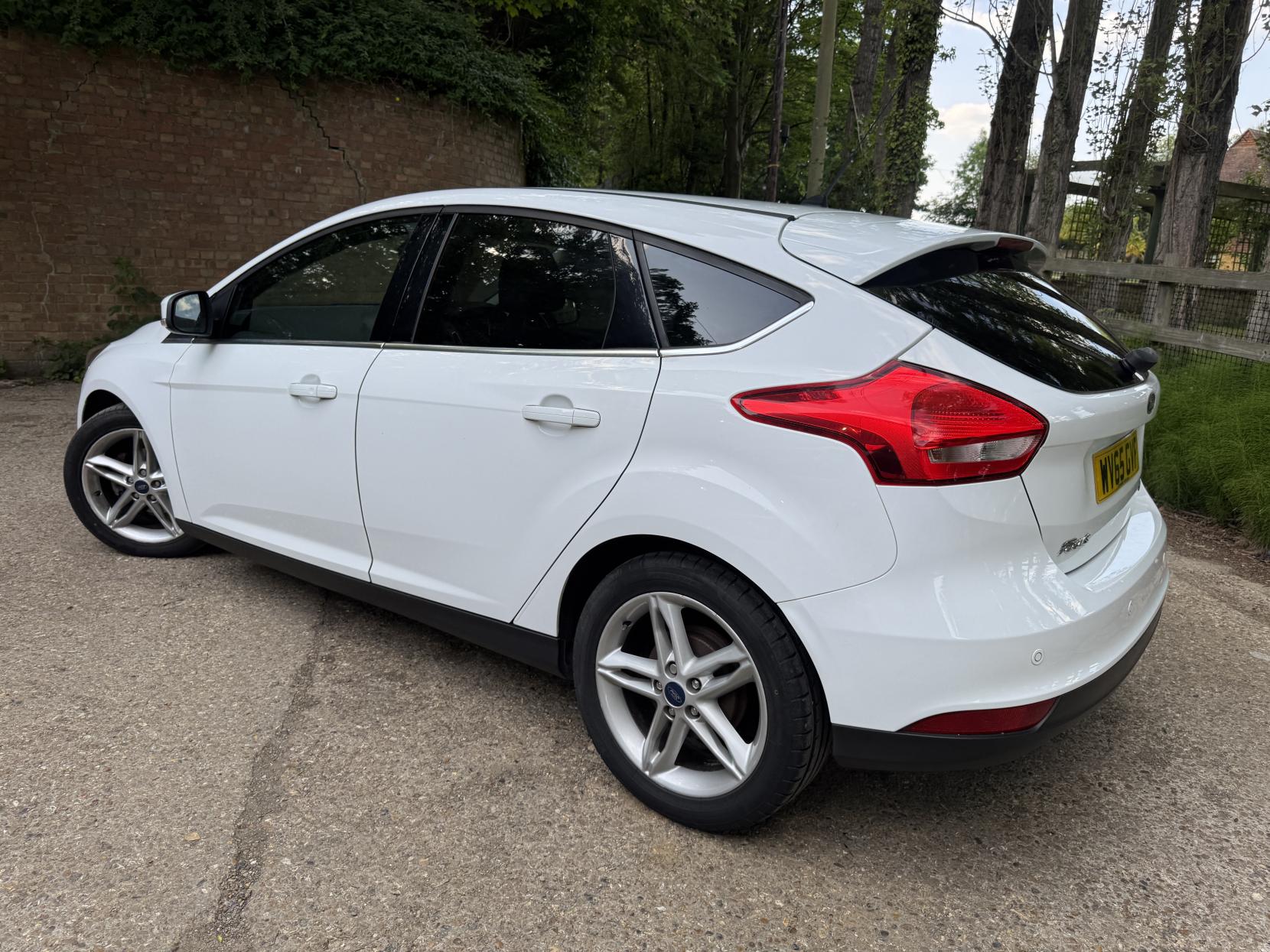 Ford Focus 1.0T EcoBoost Titanium Hatchback 5dr Petrol Manual Euro 6 (s/s) (125 ps)