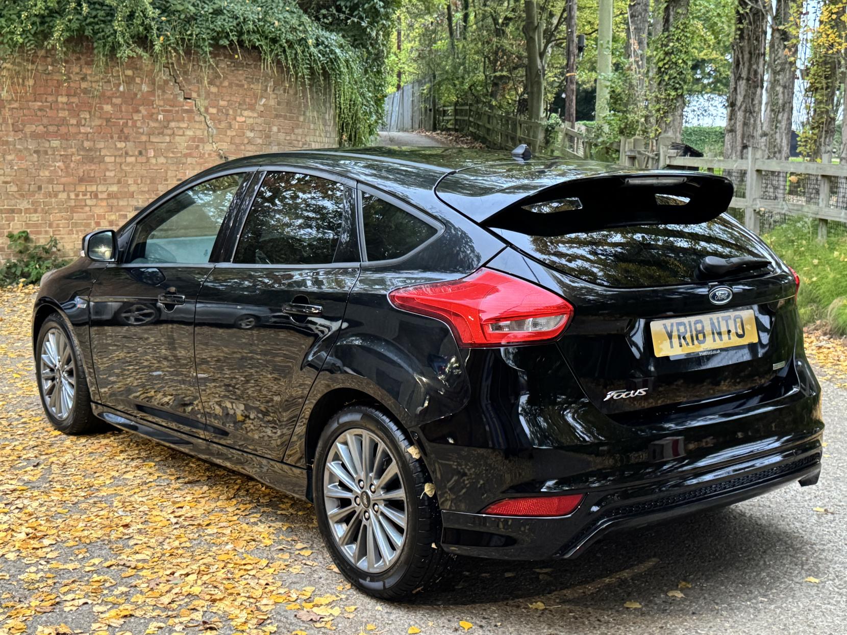 Ford Focus 1.0T EcoBoost ST-Line Hatchback 5dr Petrol Manual Euro 6 (s/s) (140 ps)