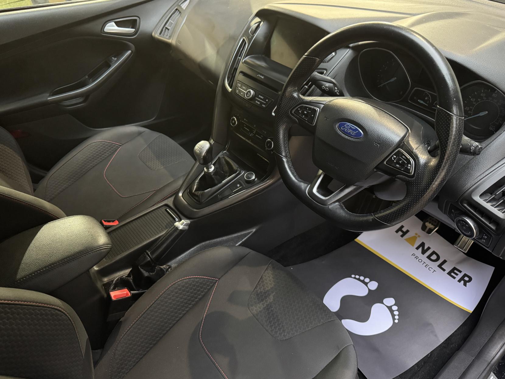 Ford Focus 1.0T EcoBoost ST-Line Hatchback 5dr Petrol Manual Euro 6 (s/s) (140 ps)