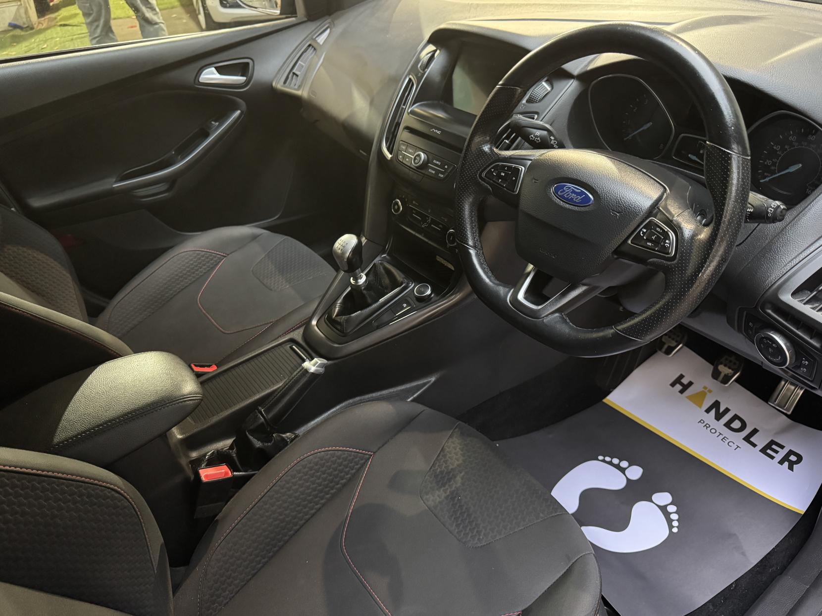 Ford Focus 1.0T EcoBoost ST-Line Hatchback 5dr Petrol Manual Euro 6 (s/s) (140 ps)