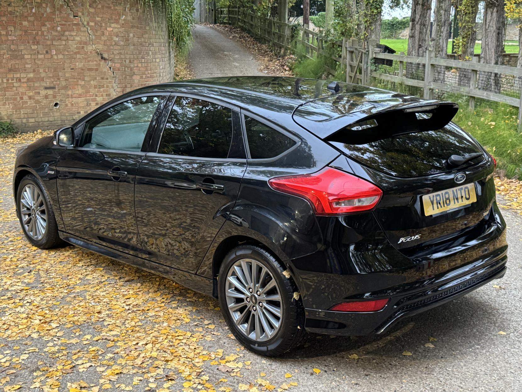 Ford Focus 1.0T EcoBoost ST-Line Hatchback 5dr Petrol Manual Euro 6 (s/s) (140 ps)