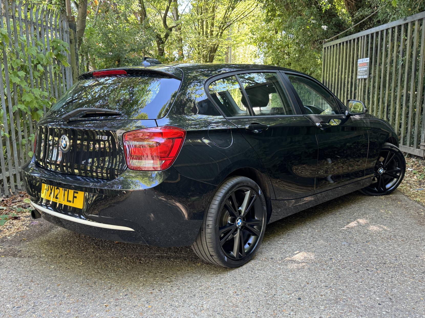 BMW 1 Series 1.6 118i Urban Hatchback 5dr Petrol Manual Euro 5 (s/s) (170 ps)