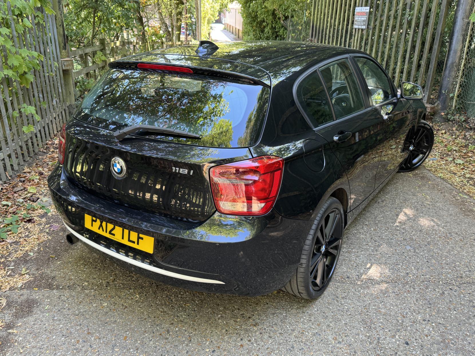 BMW 1 Series 1.6 118i Urban Hatchback 5dr Petrol Manual Euro 5 (s/s) (170 ps)