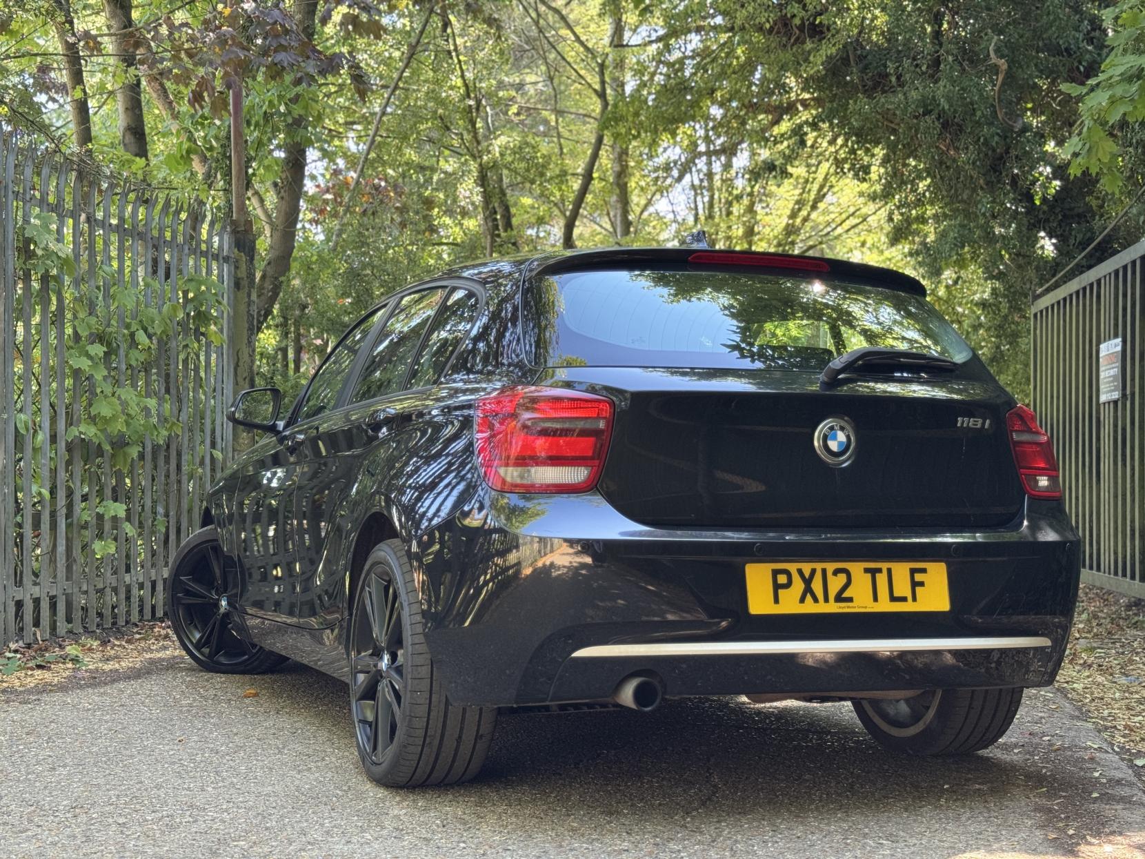 BMW 1 Series 1.6 118i Urban Hatchback 5dr Petrol Manual Euro 5 (s/s) (170 ps)